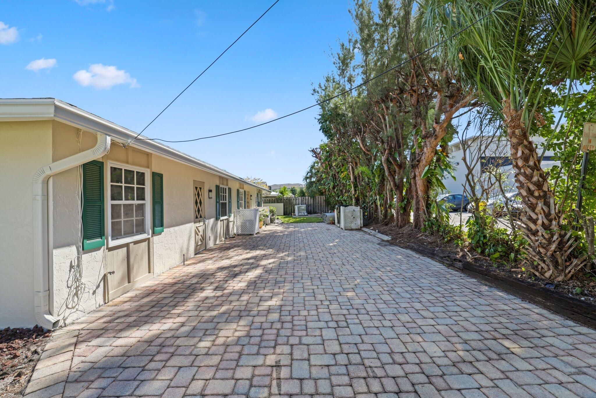 800 Tropic Boulevard