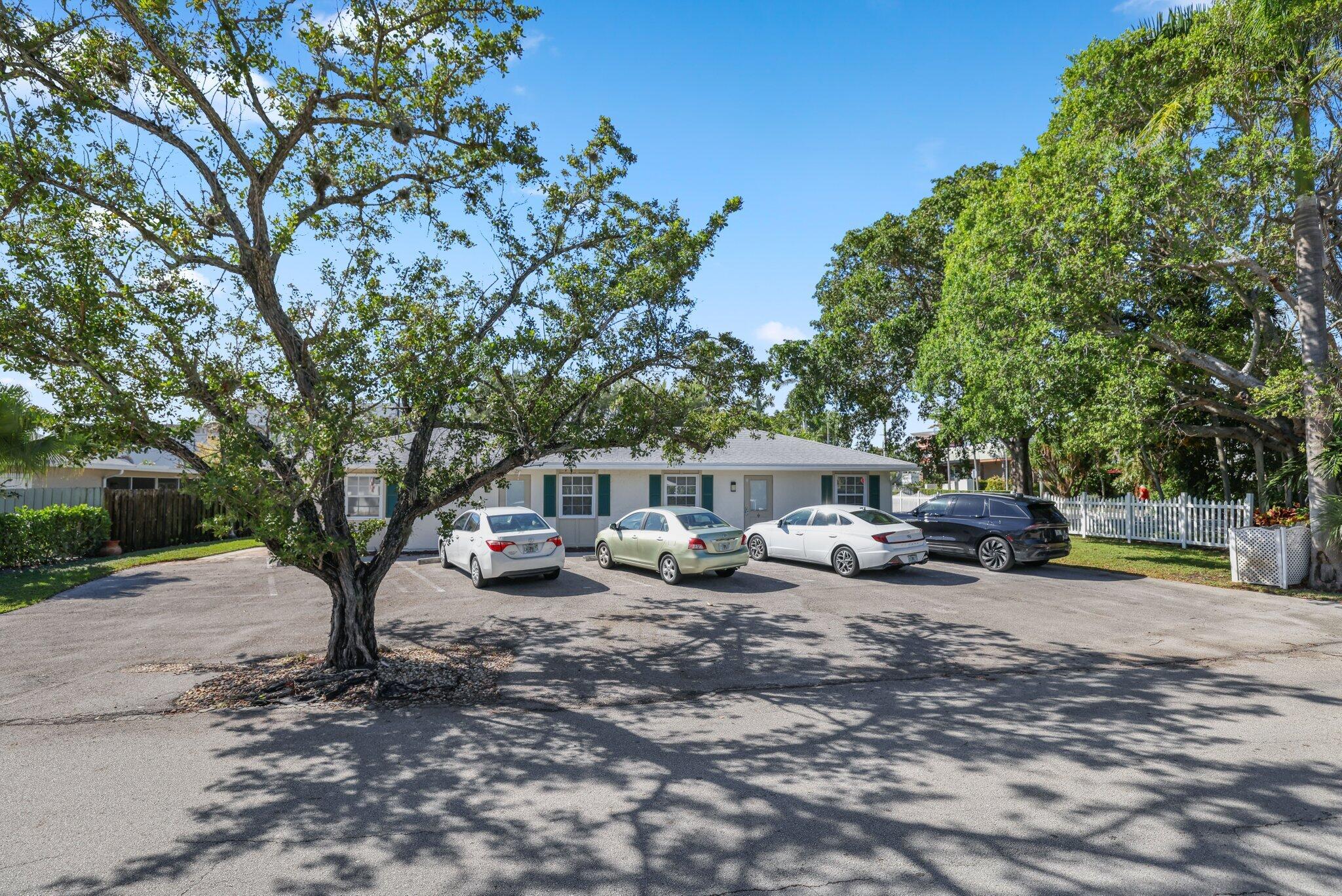 800 Tropic Boulevard