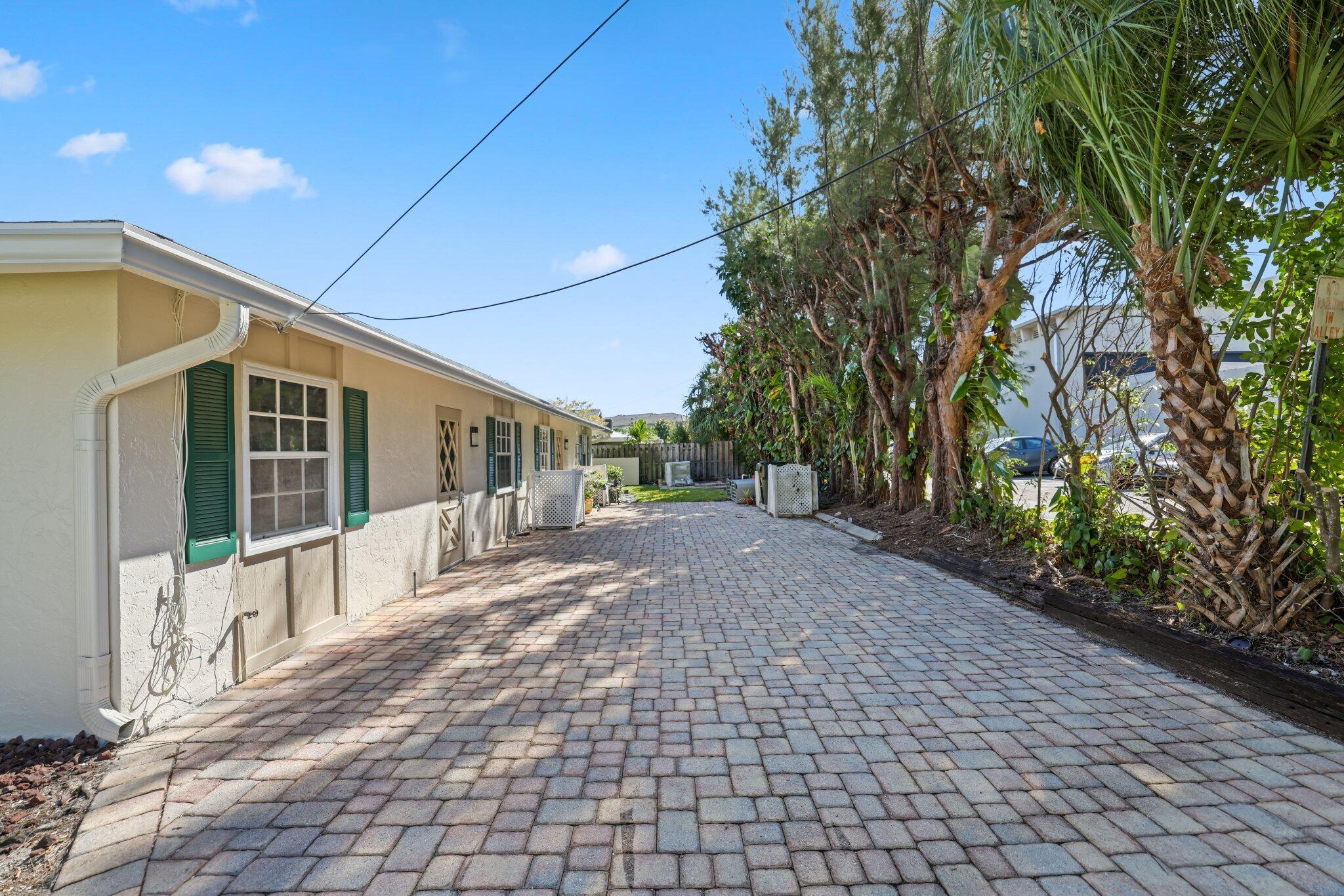 800 Tropic Boulevard