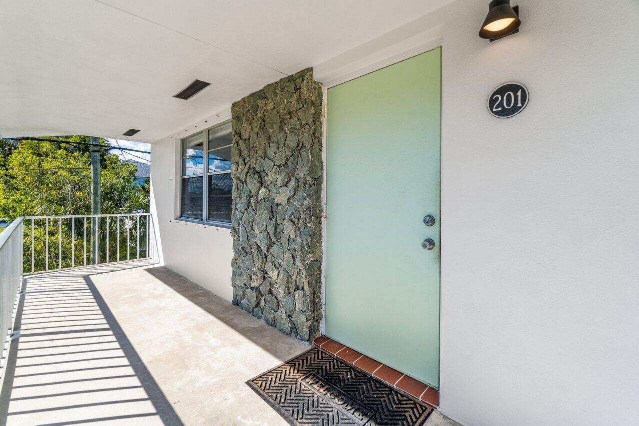 500 1st Avenue S 201