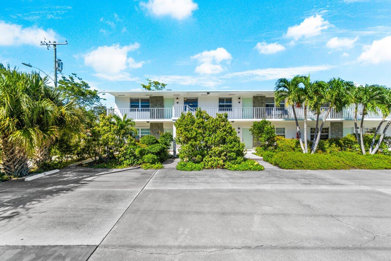 500 1st Avenue S 201