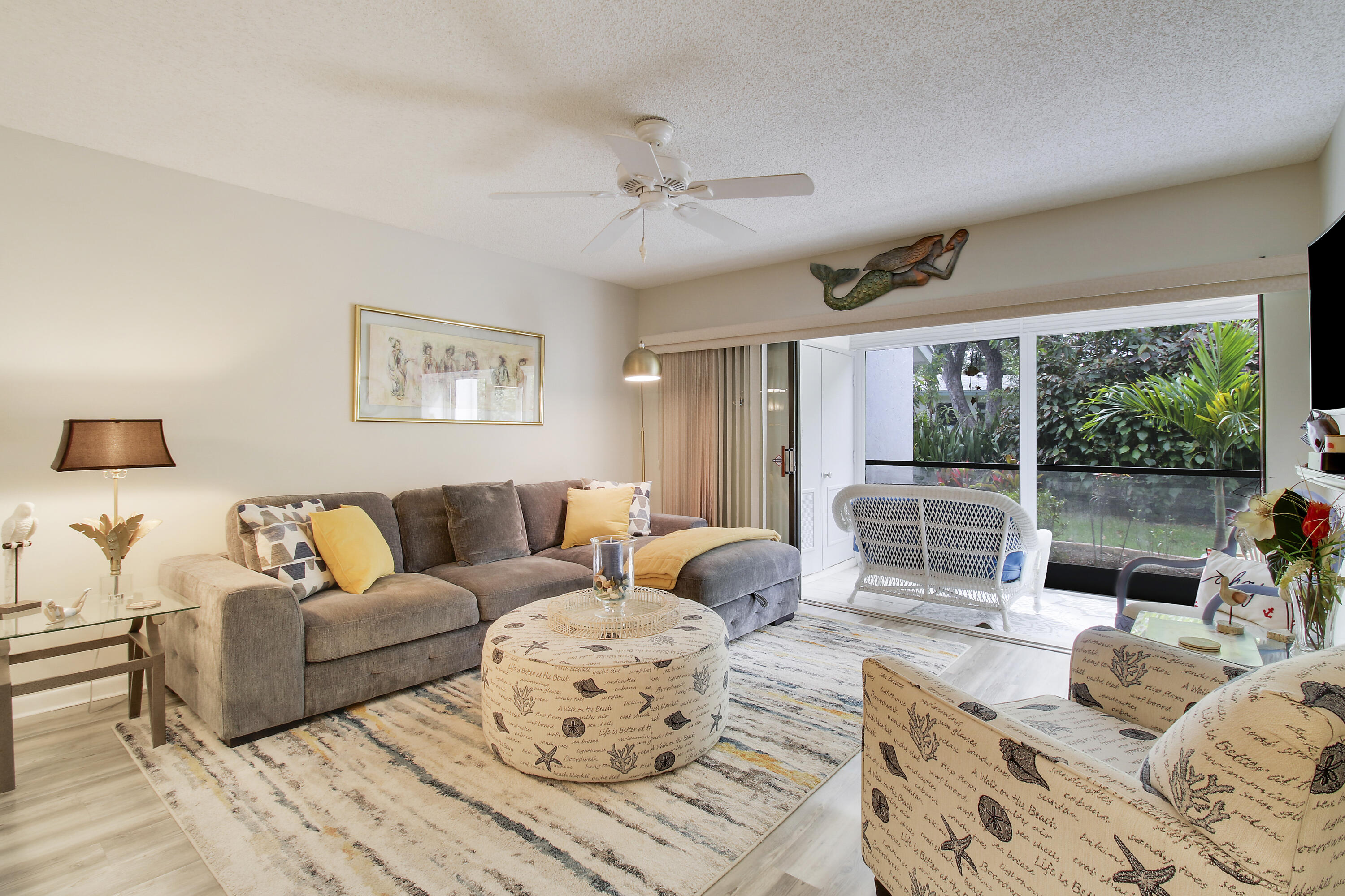 1405 S Federal Highway 155