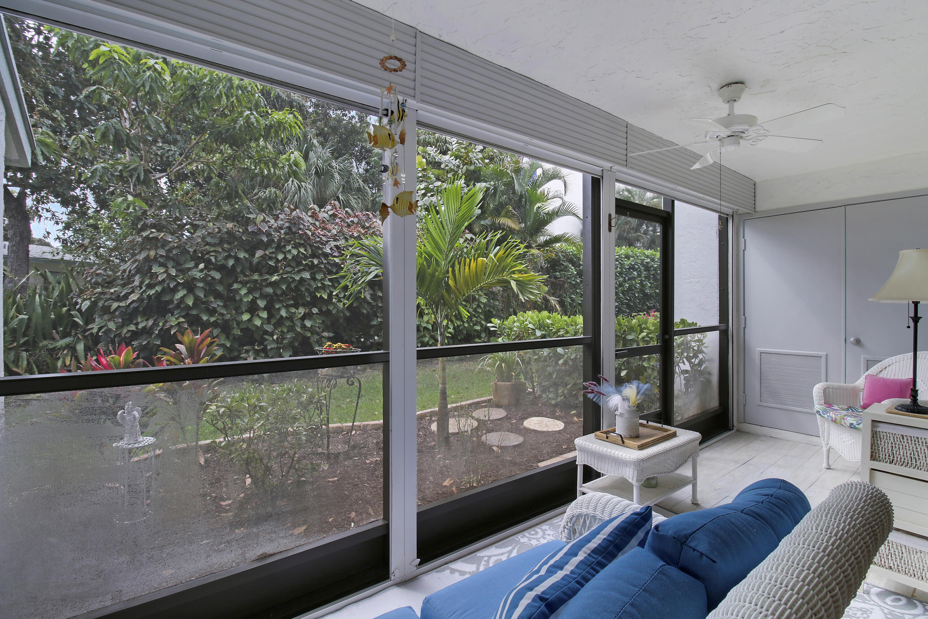 1405 S Federal Highway 155