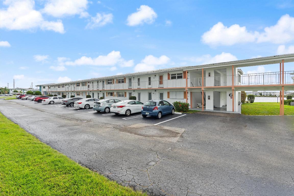 1116 Lake Terrace 111