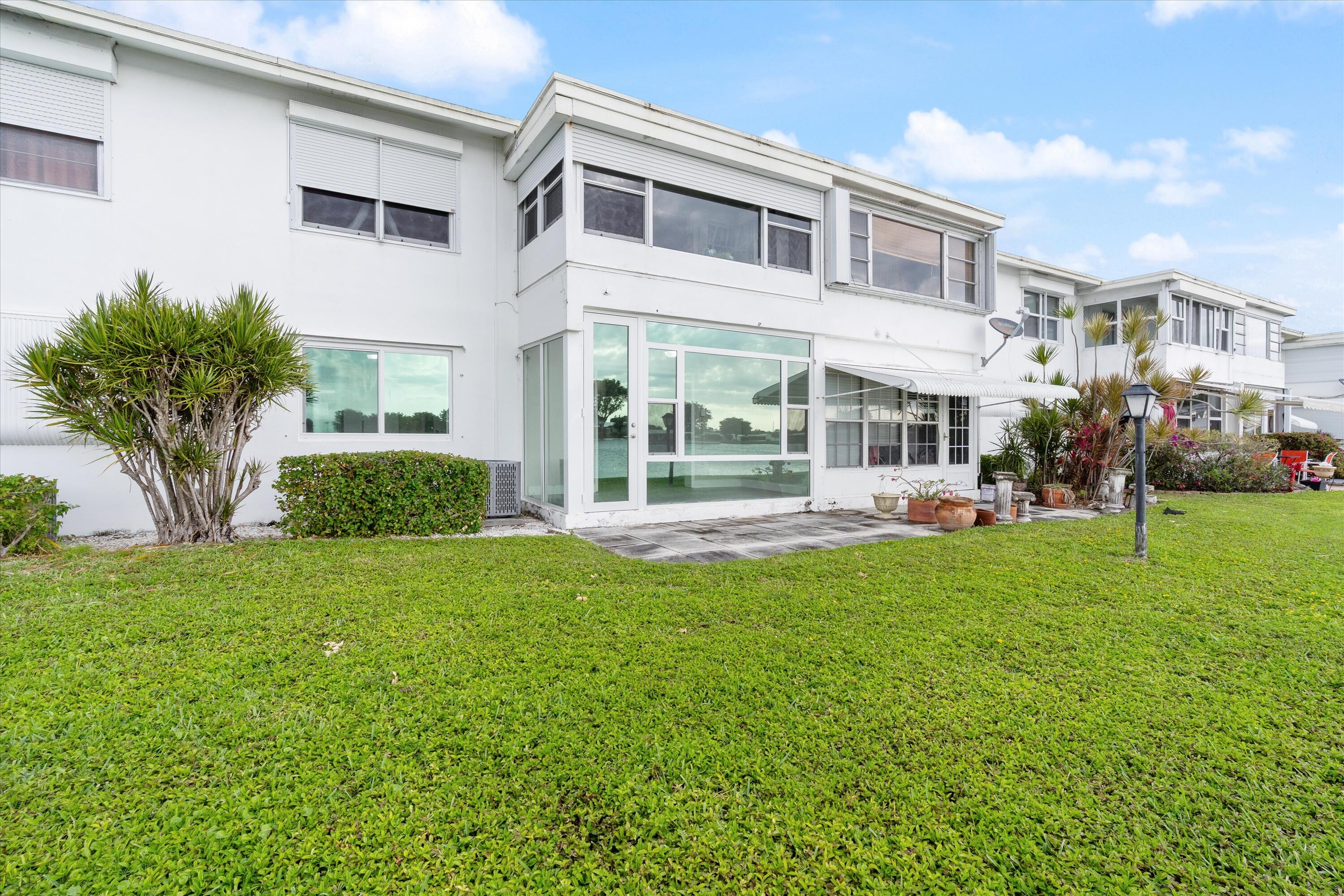 1116 Lake Terrace 111