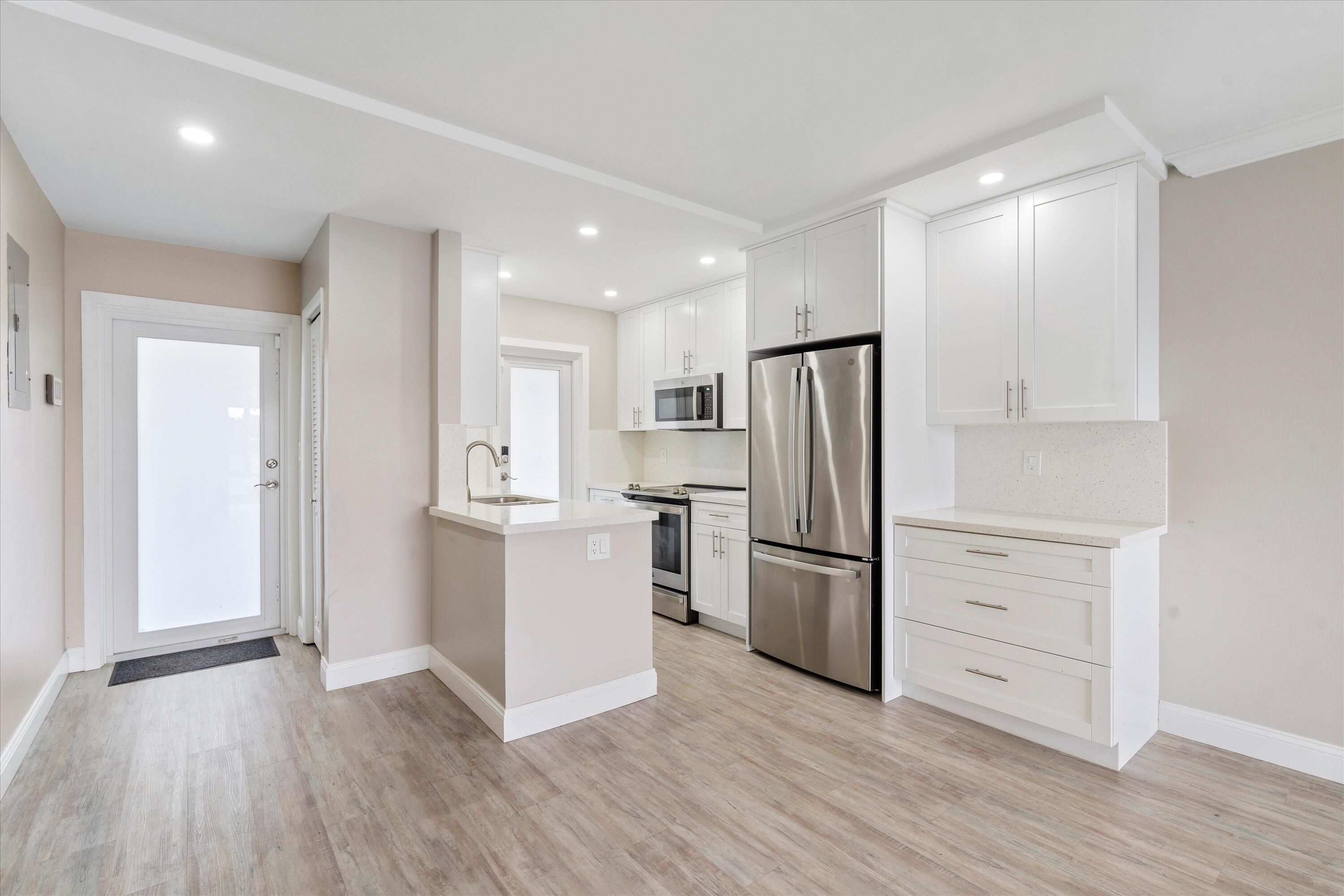 1116 Lake Terrace 111