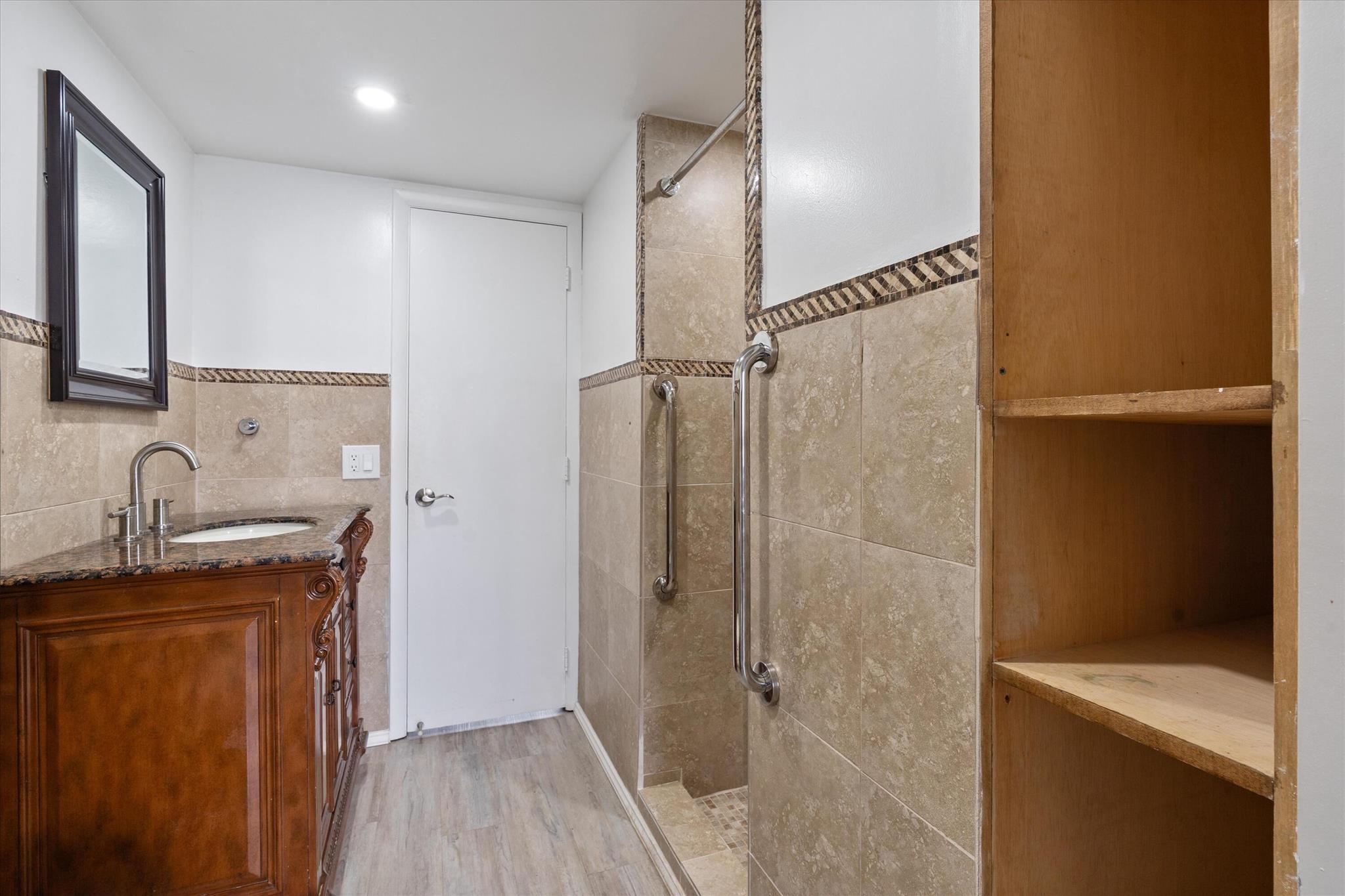 1116 Lake Terrace 111