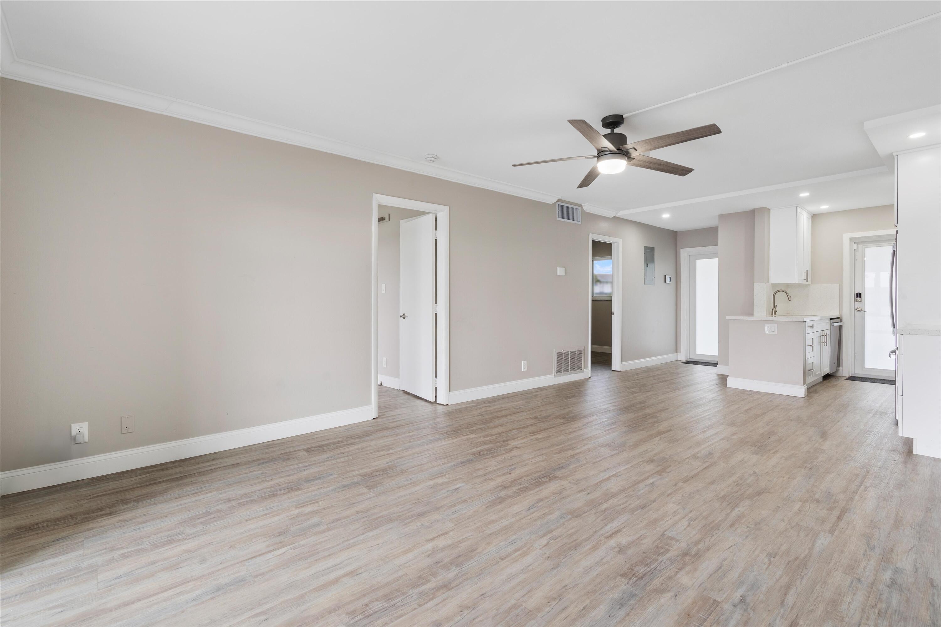 1116 Lake Terrace 111