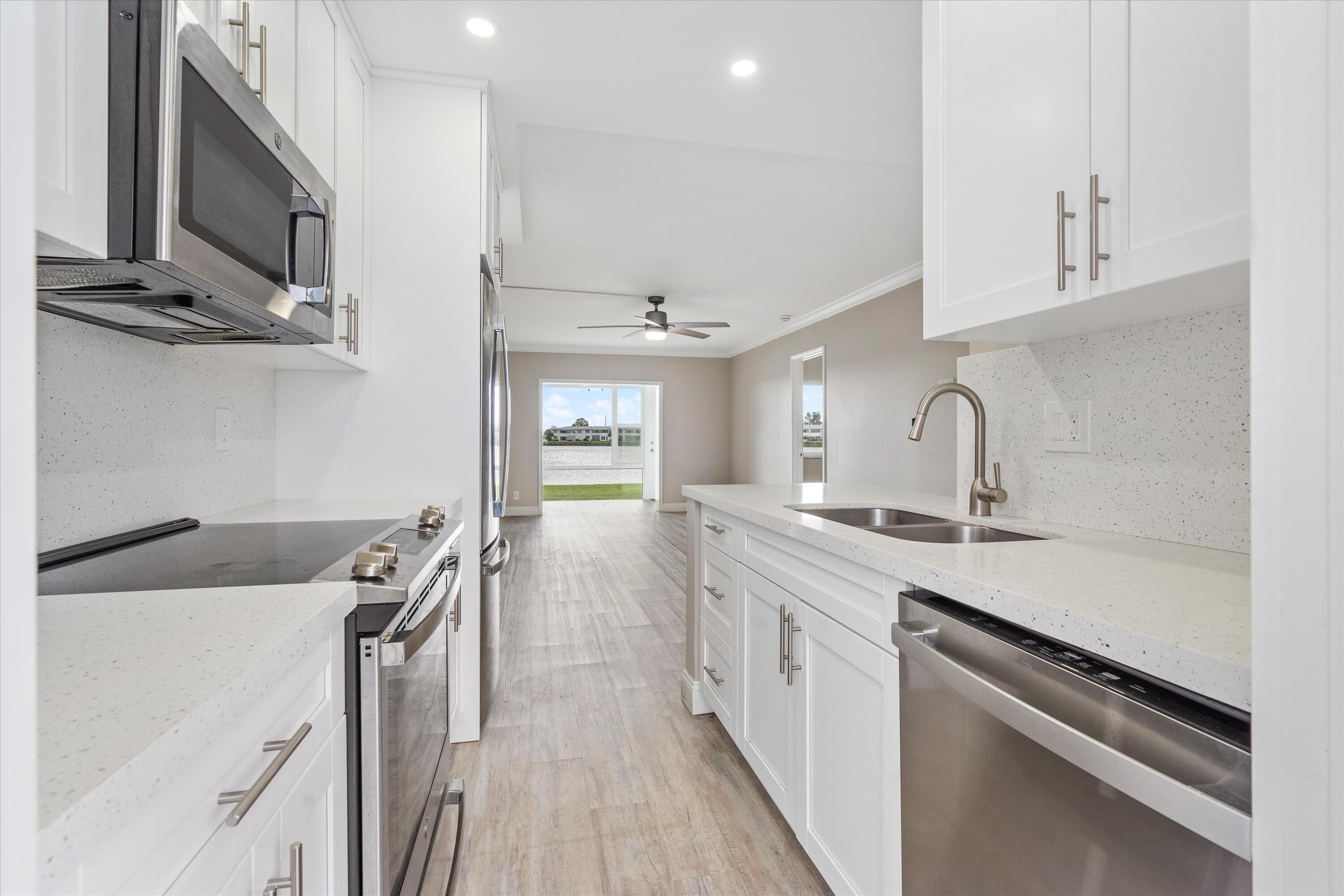 1116 Lake Terrace 111