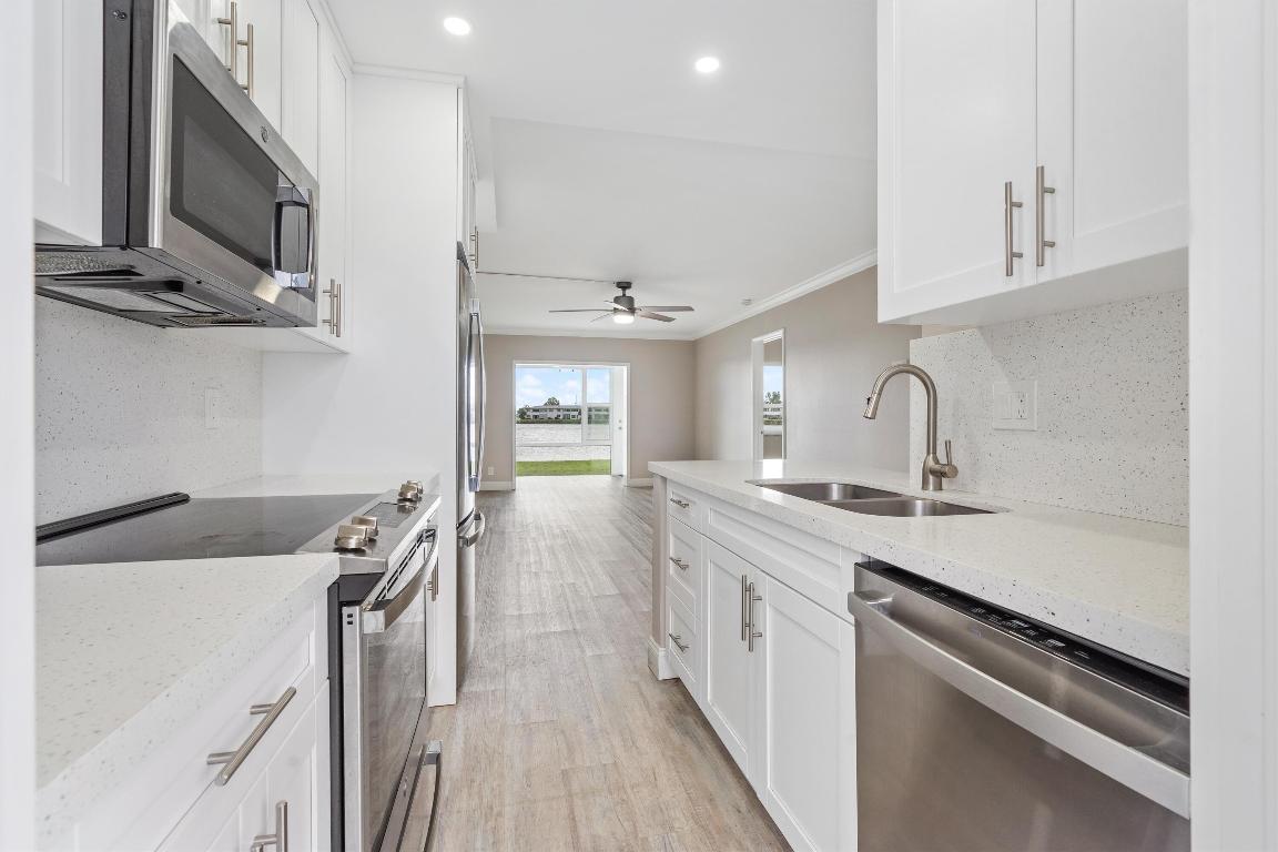 1116 Lake Terrace 111