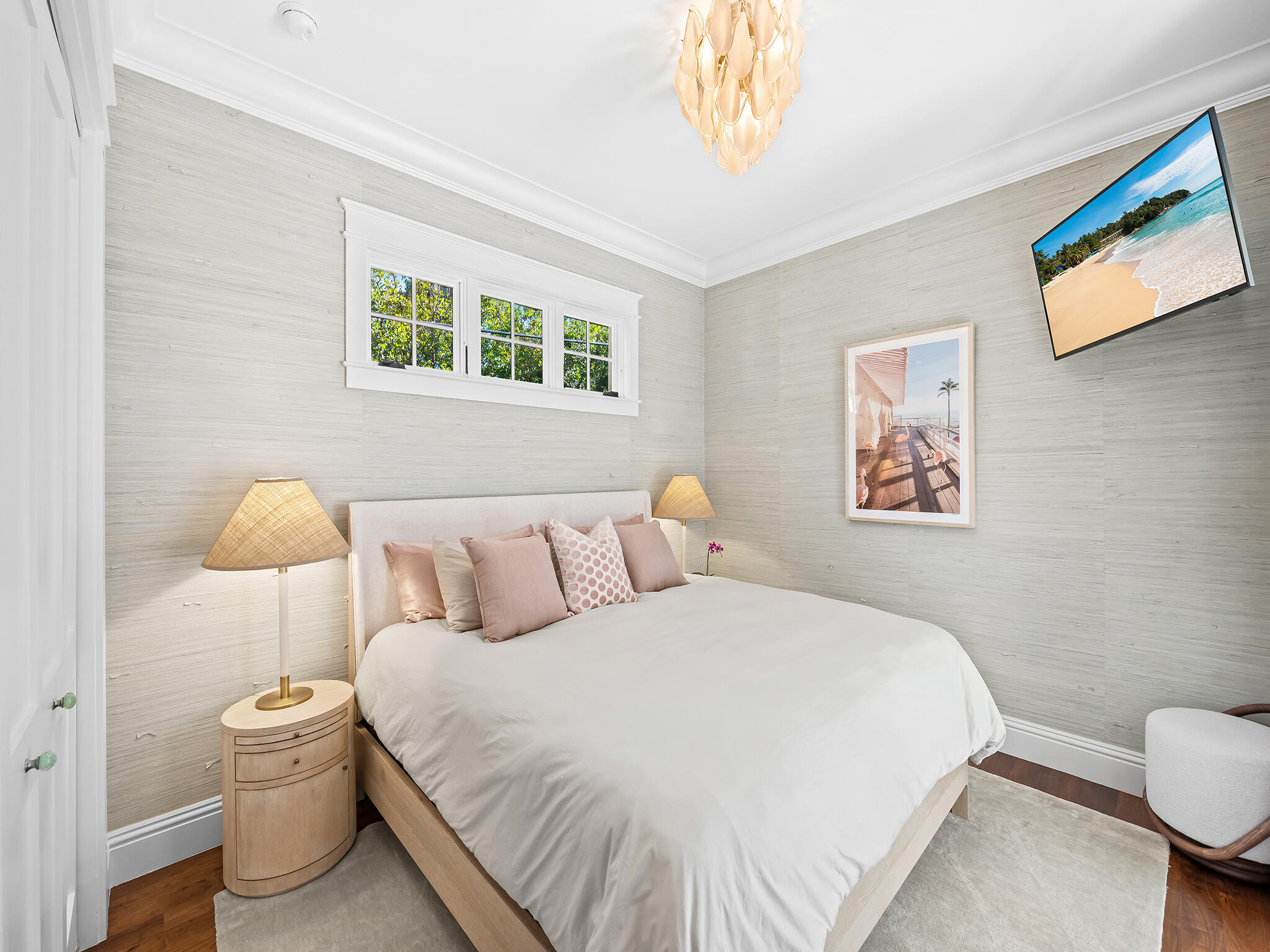 1102 N Vista Del Mar Drive