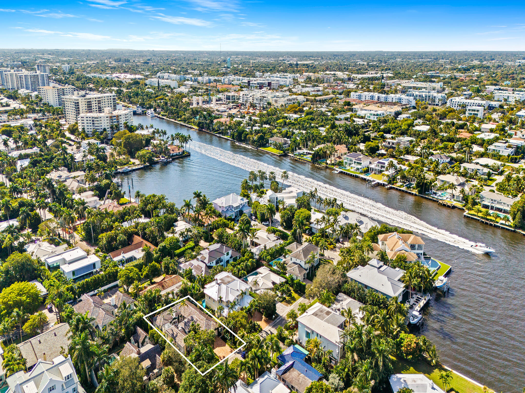 1102 N Vista Del Mar Drive