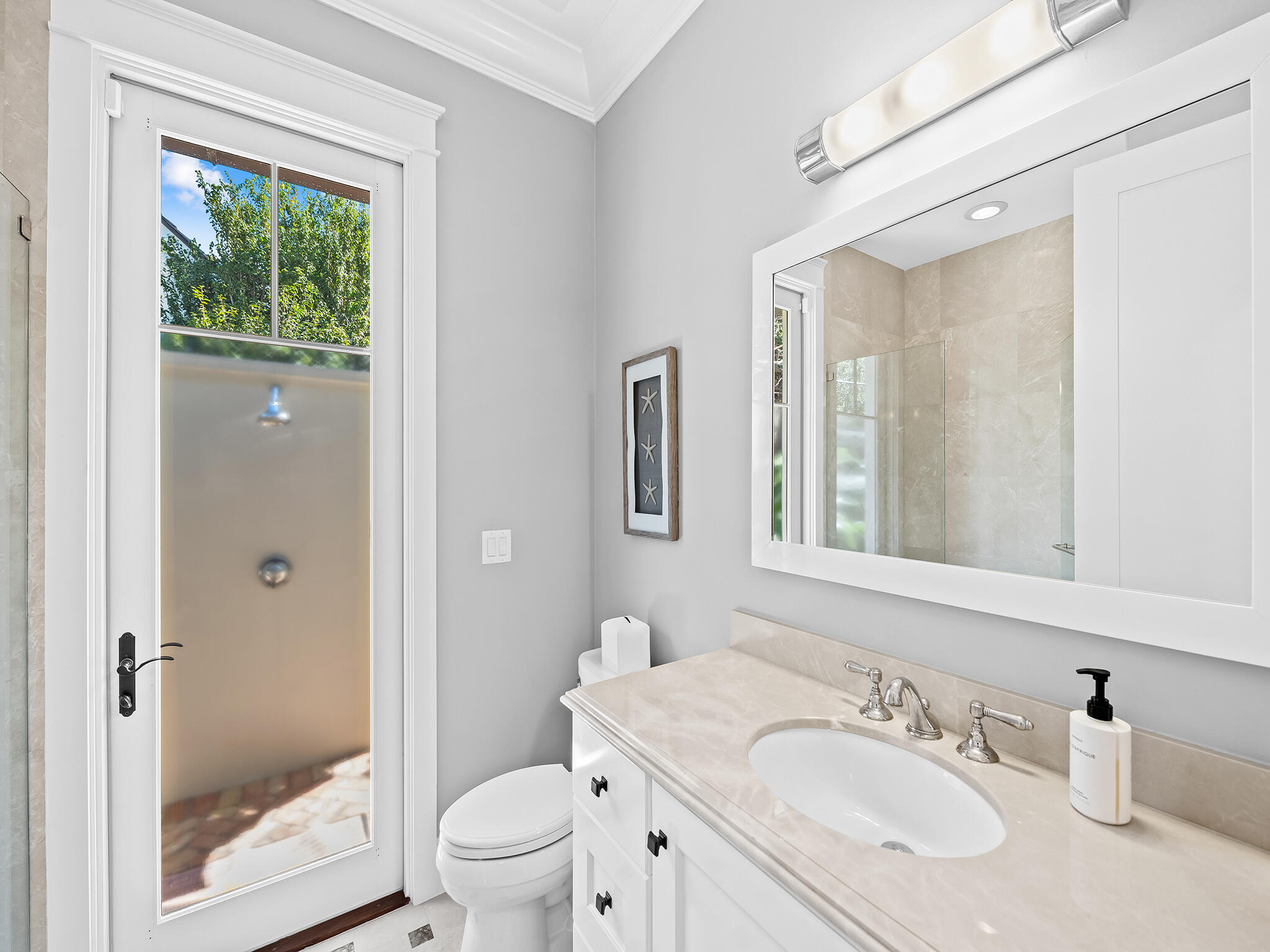 1102 N Vista Del Mar Drive