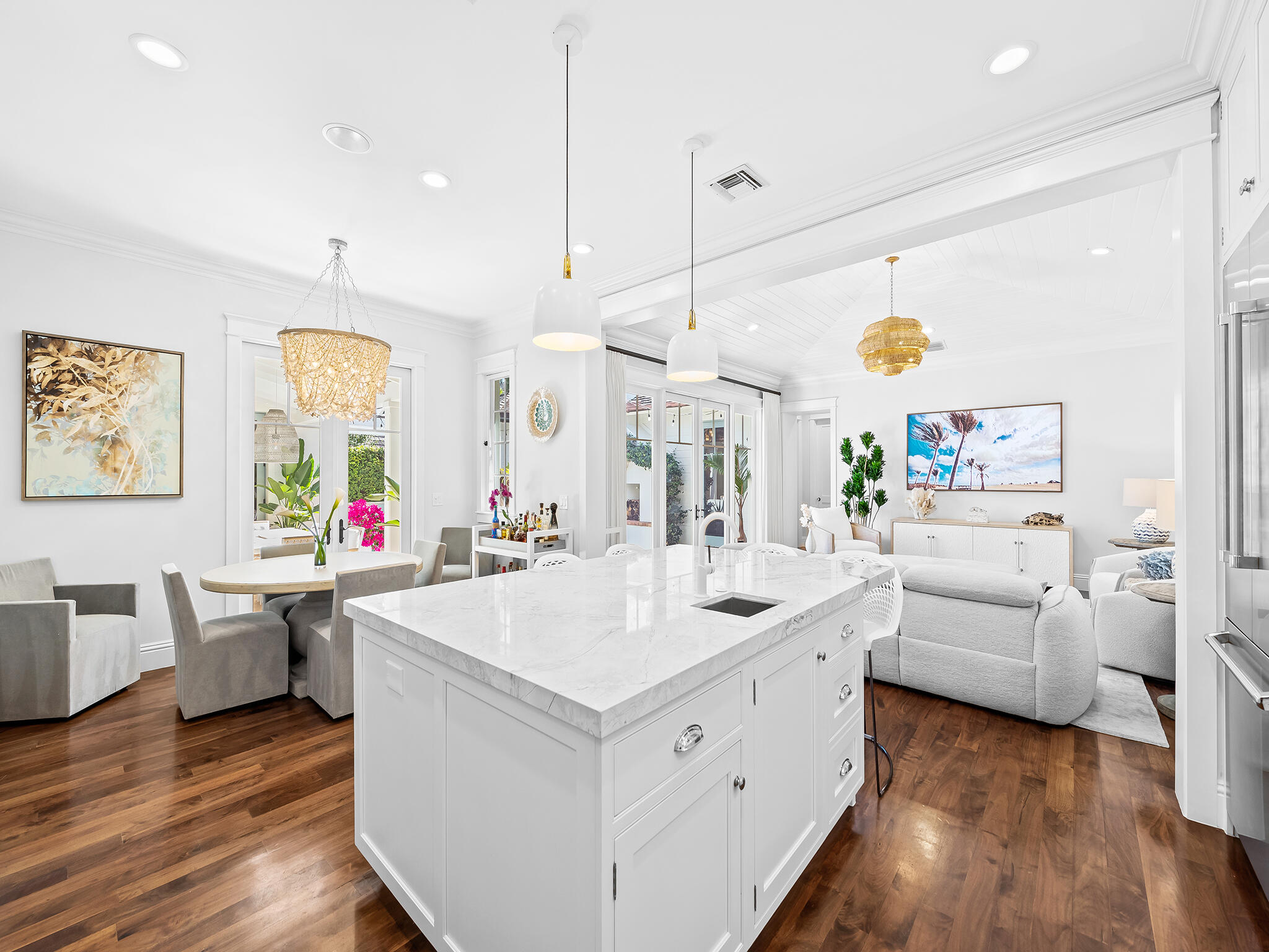 1102 N Vista Del Mar Drive