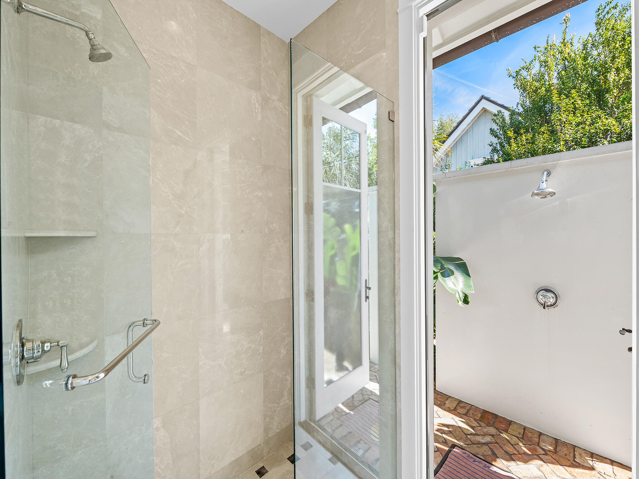 1102 N Vista Del Mar Drive