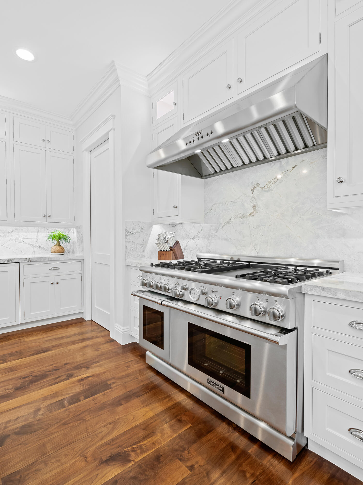 1102 N Vista Del Mar Drive