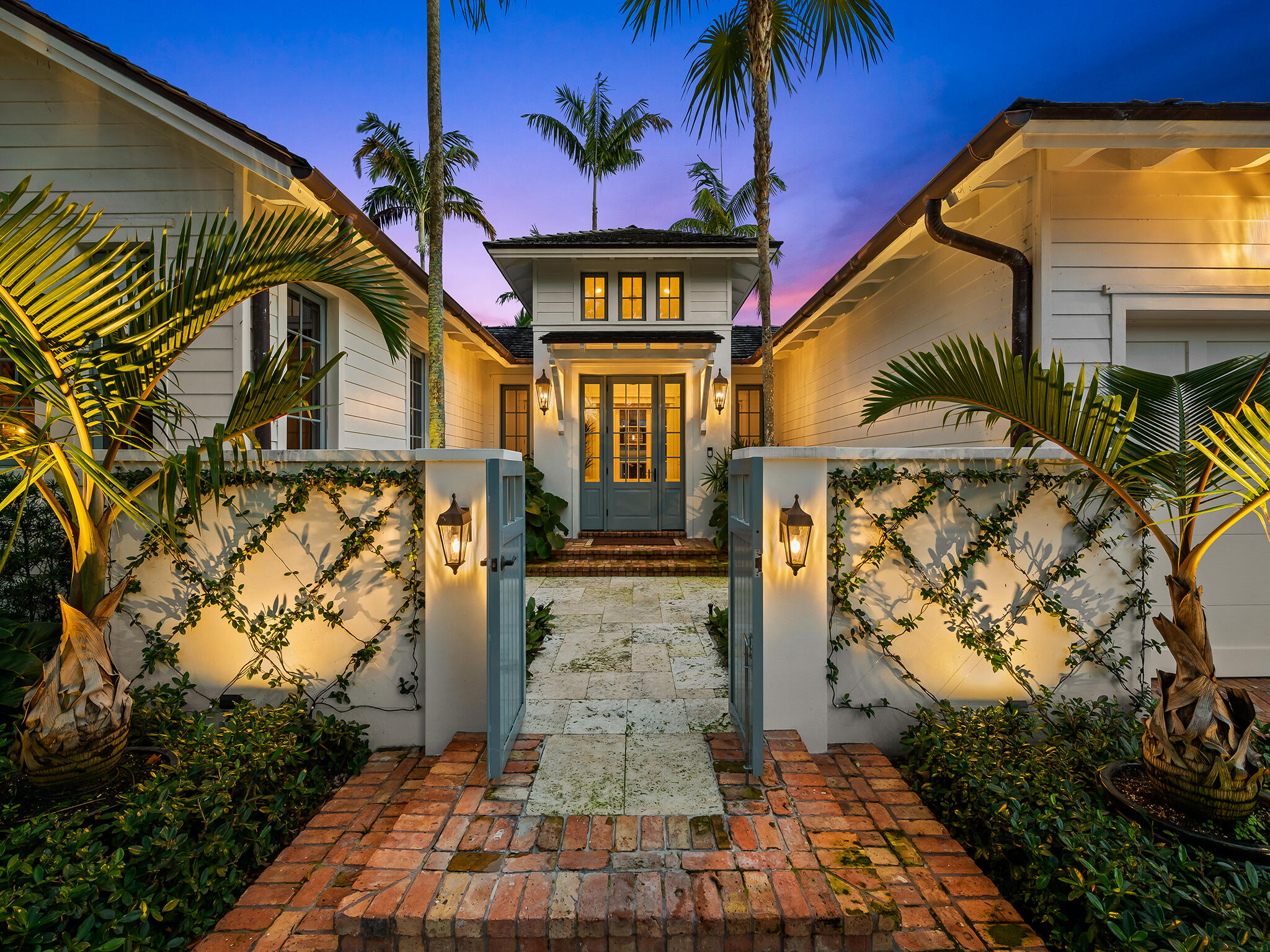 1102 N Vista Del Mar Drive