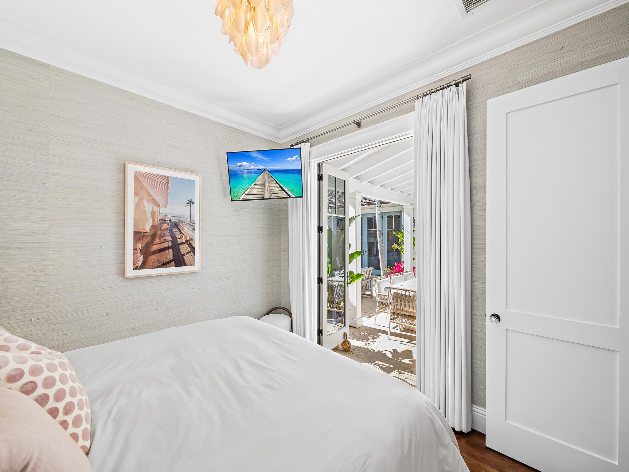 1102 N Vista Del Mar Drive