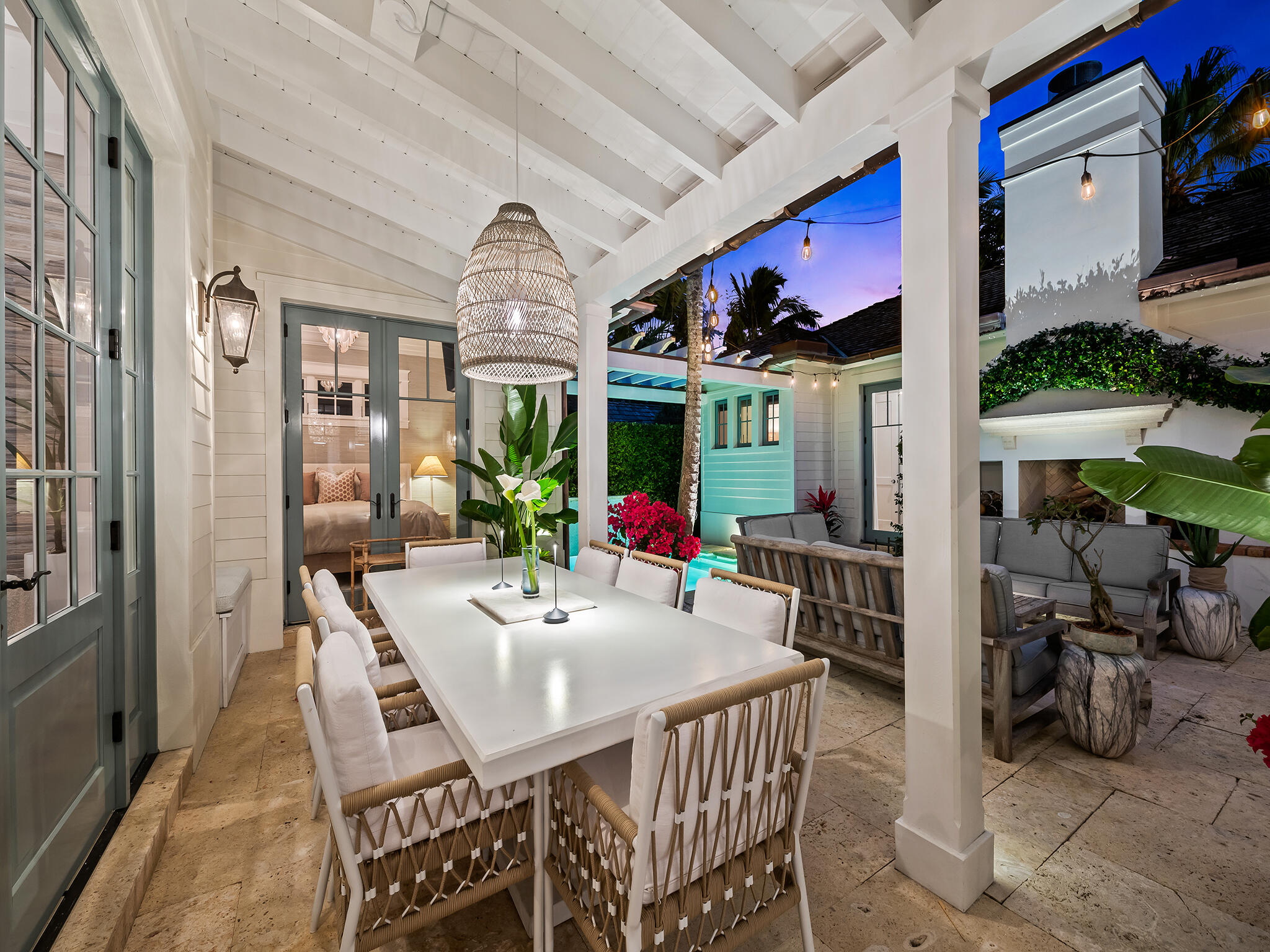 1102 N Vista Del Mar Drive