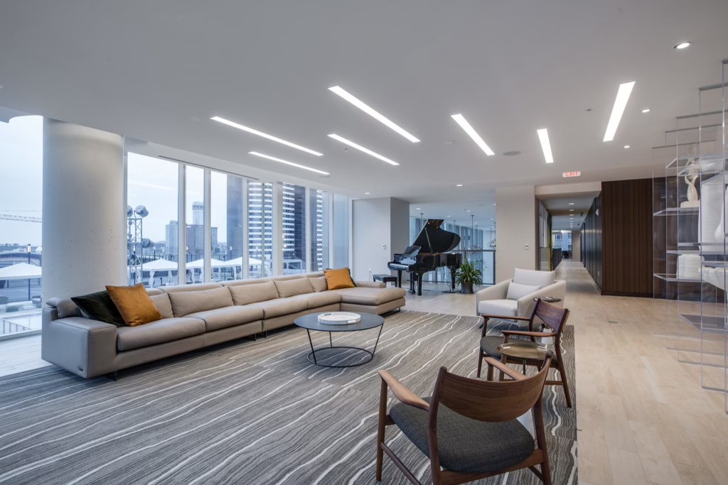 515 Church St Unit: 3613