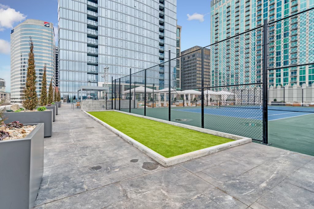 515 Church St Unit: 3613