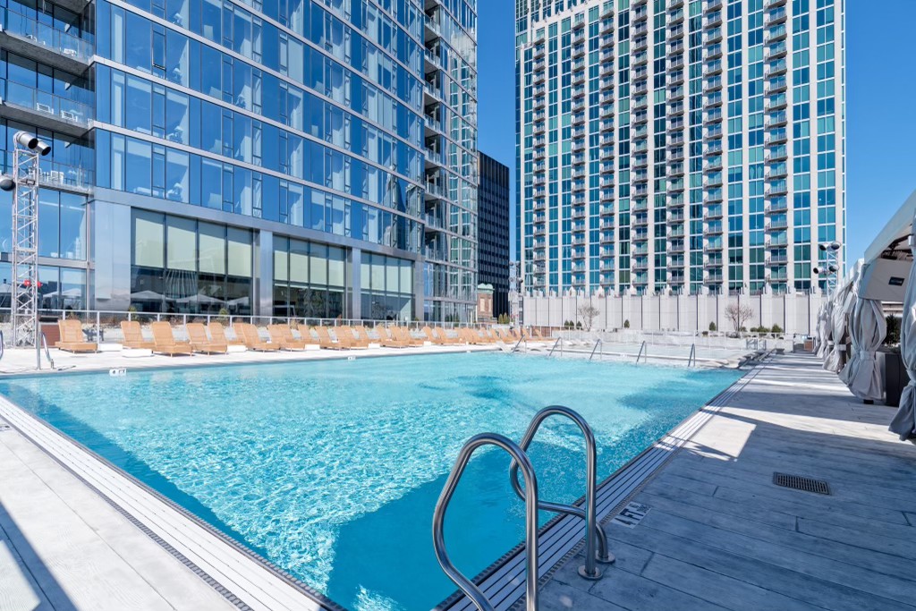 515 Church St Unit: 3613