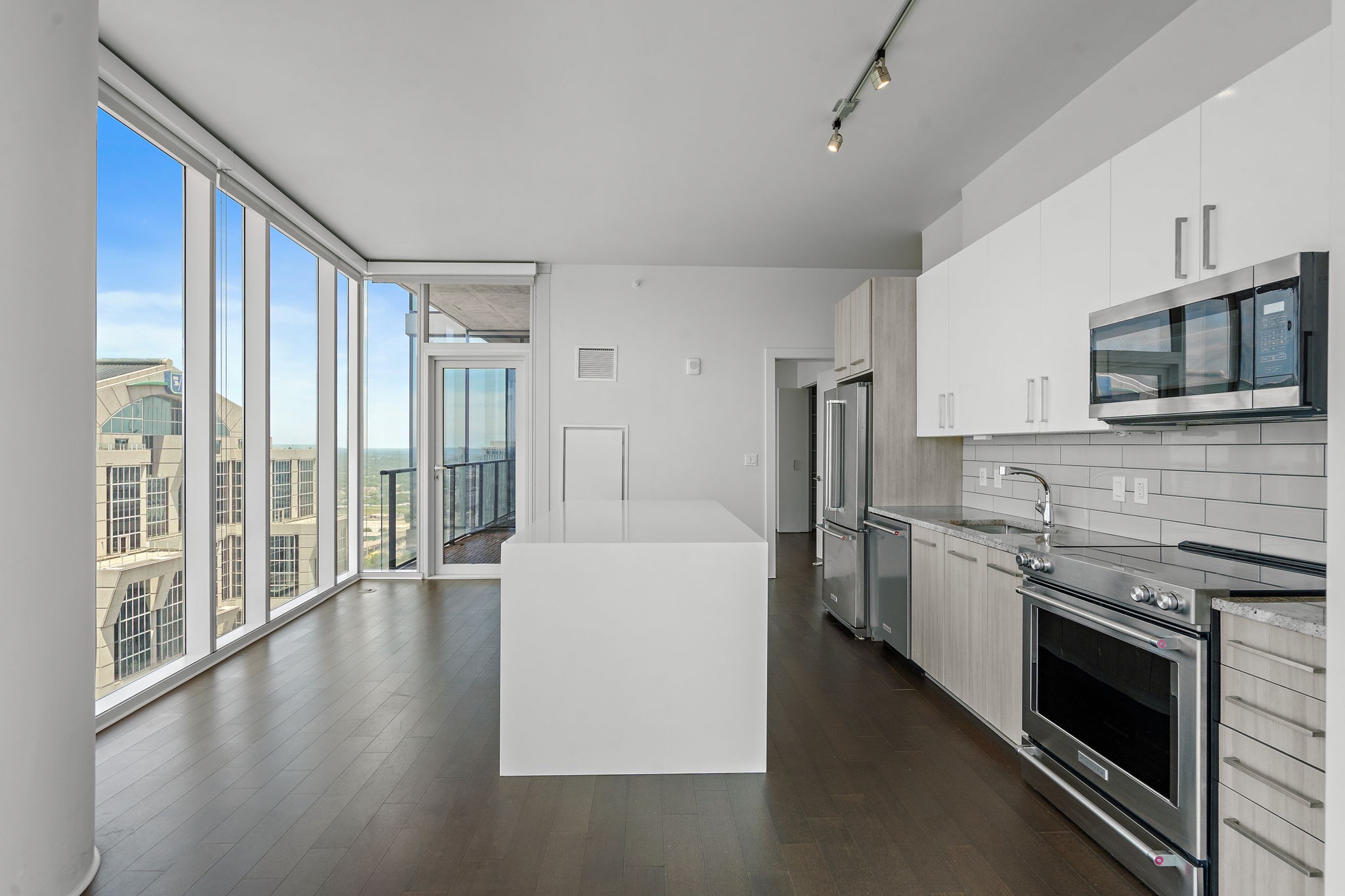 515 Church St Unit: 3613
