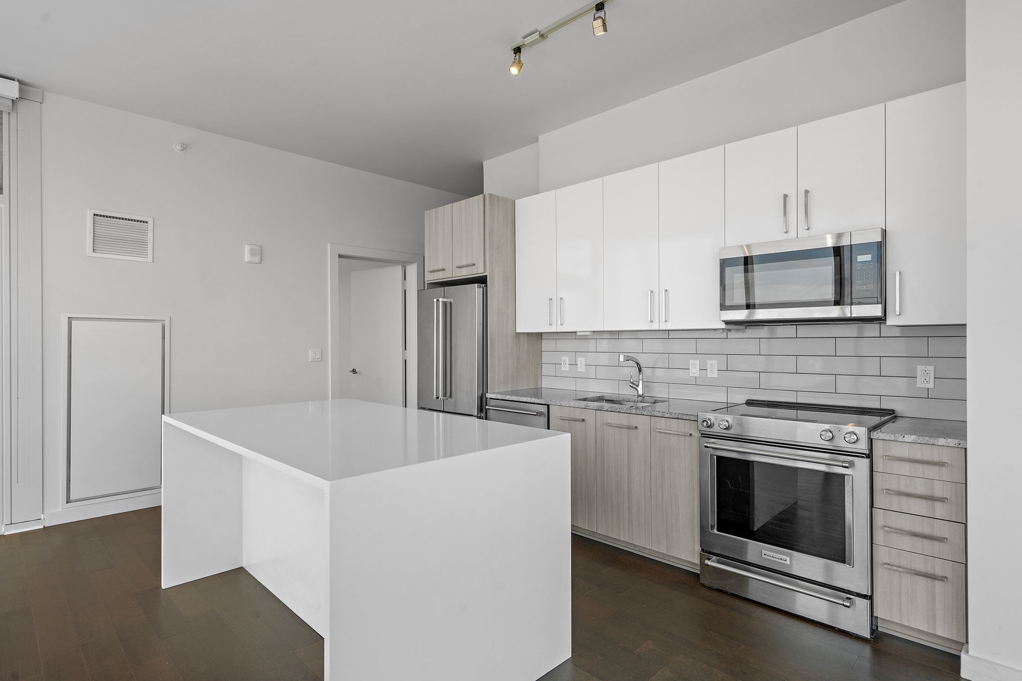 515 Church St Unit: 3613