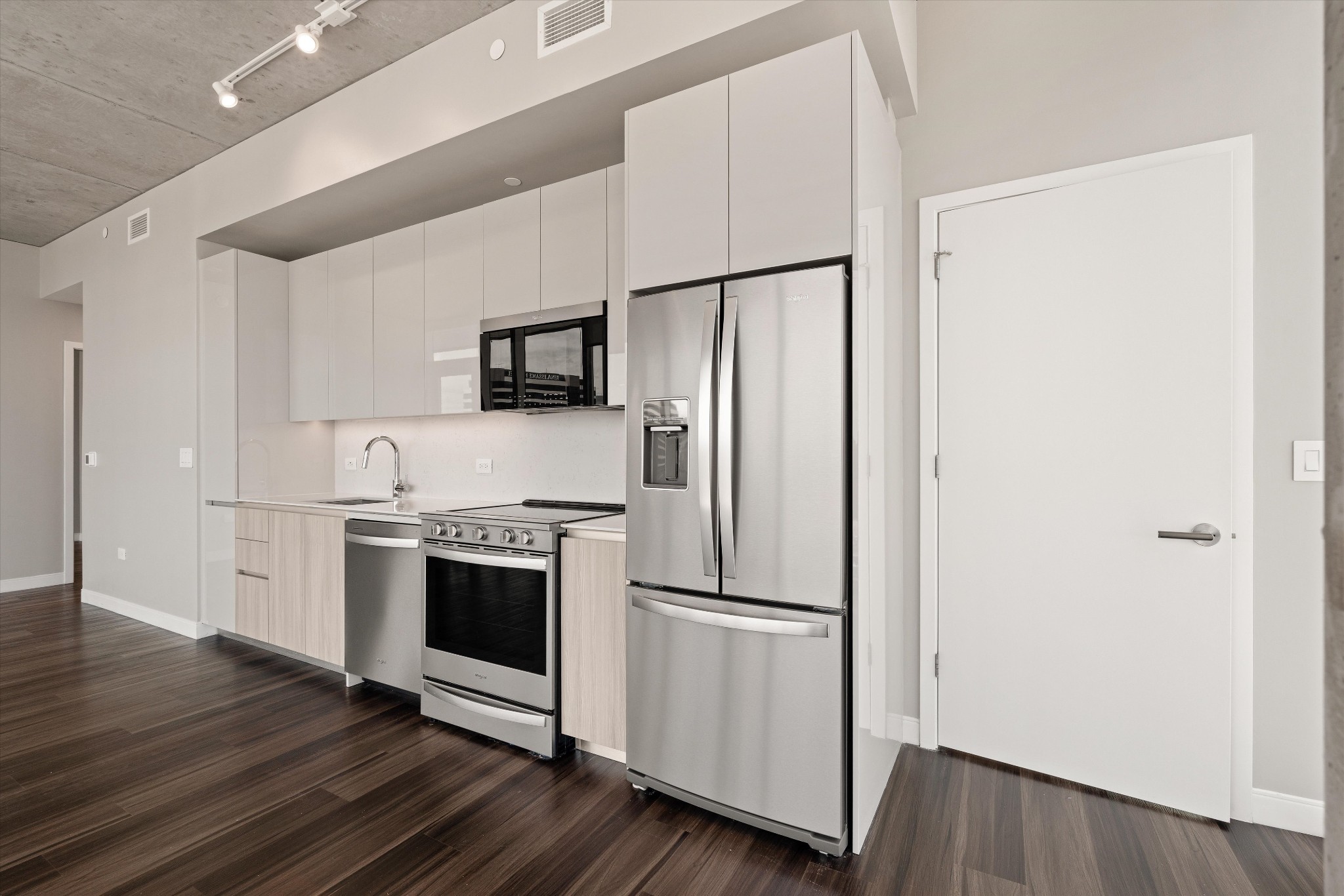 805 Church St, NE Unit: 2402