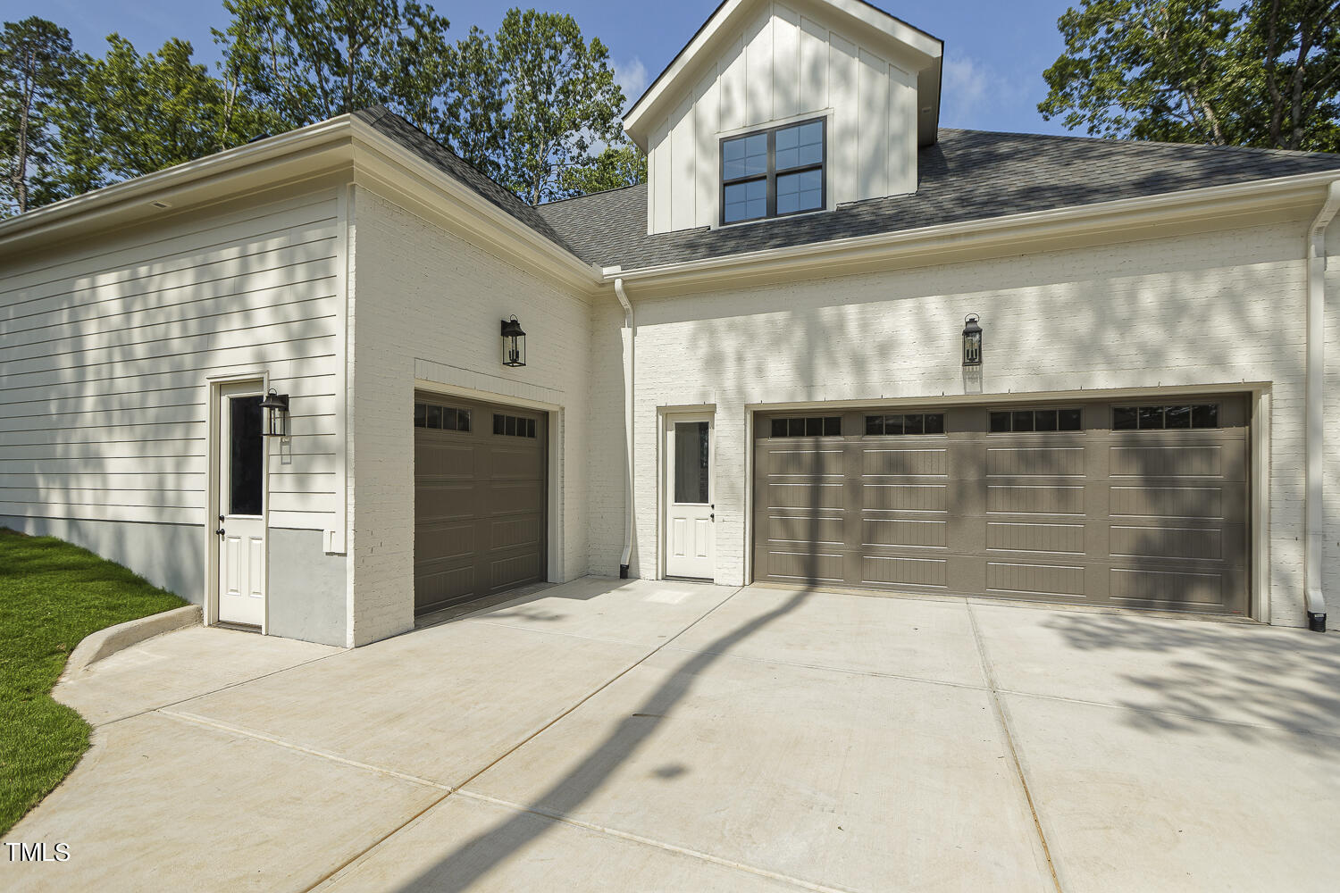 126 E Antebellum Drive