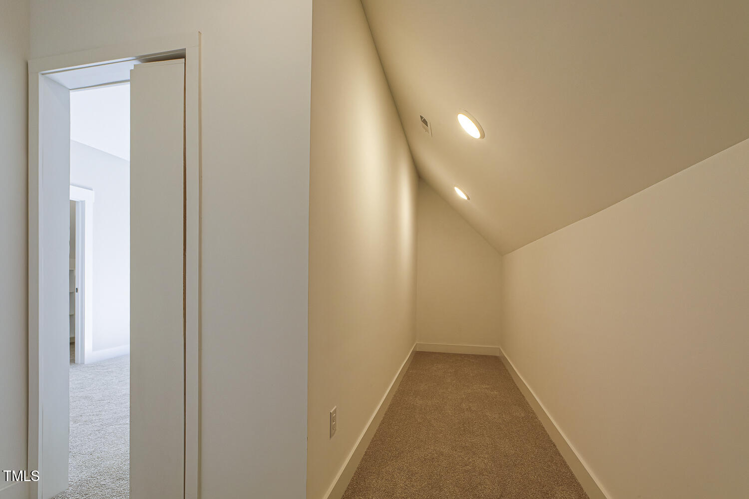 25 Blackhorn Court