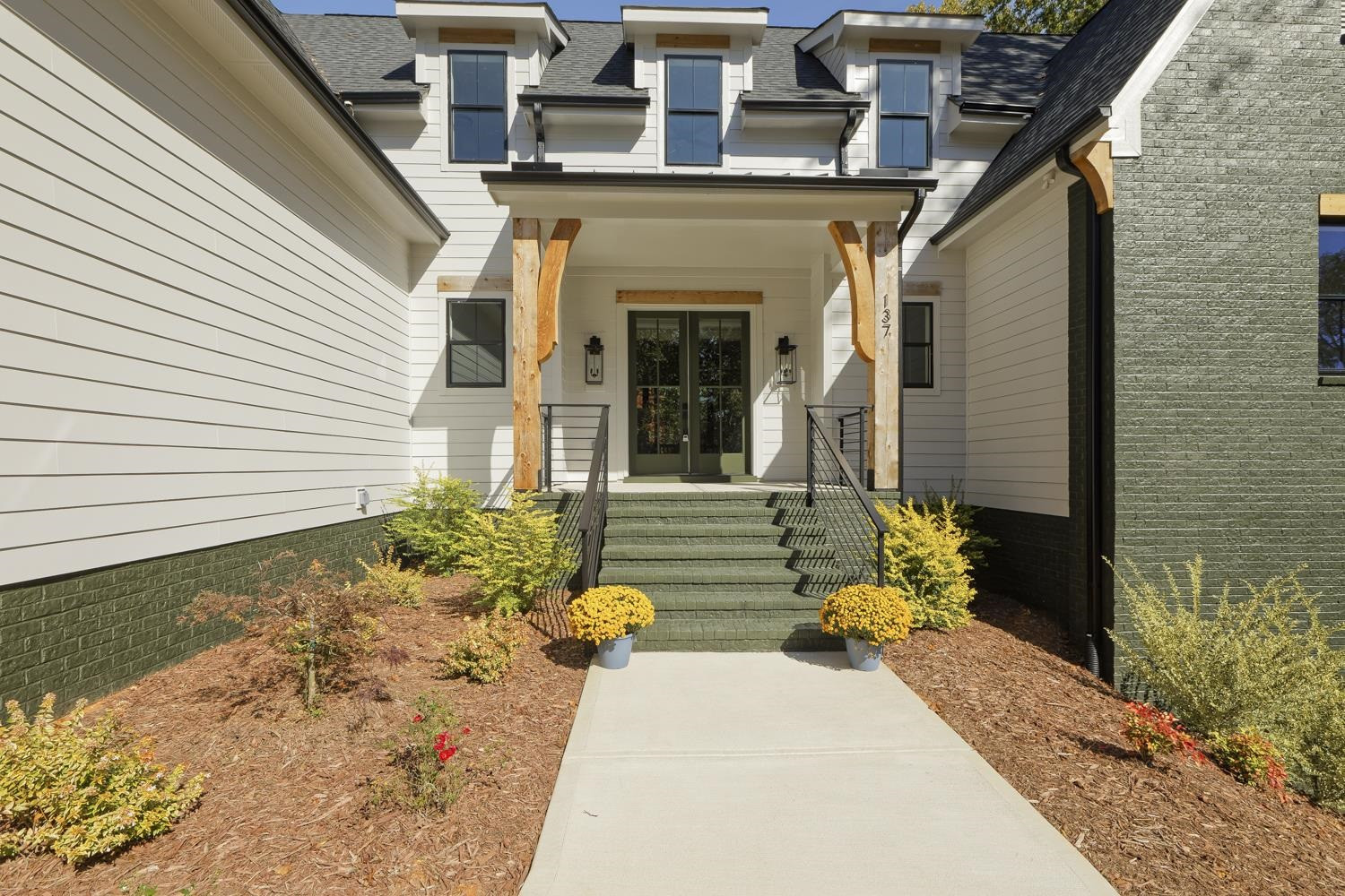 137 E Antebellum Drive
