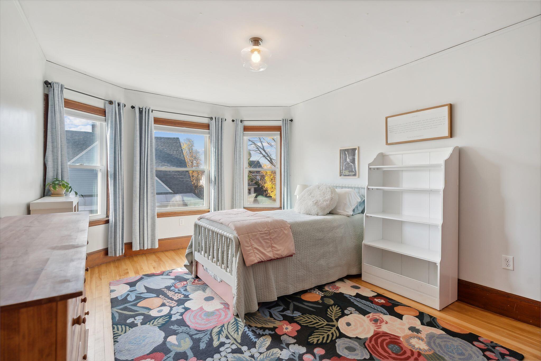 69 Montrose Avenue