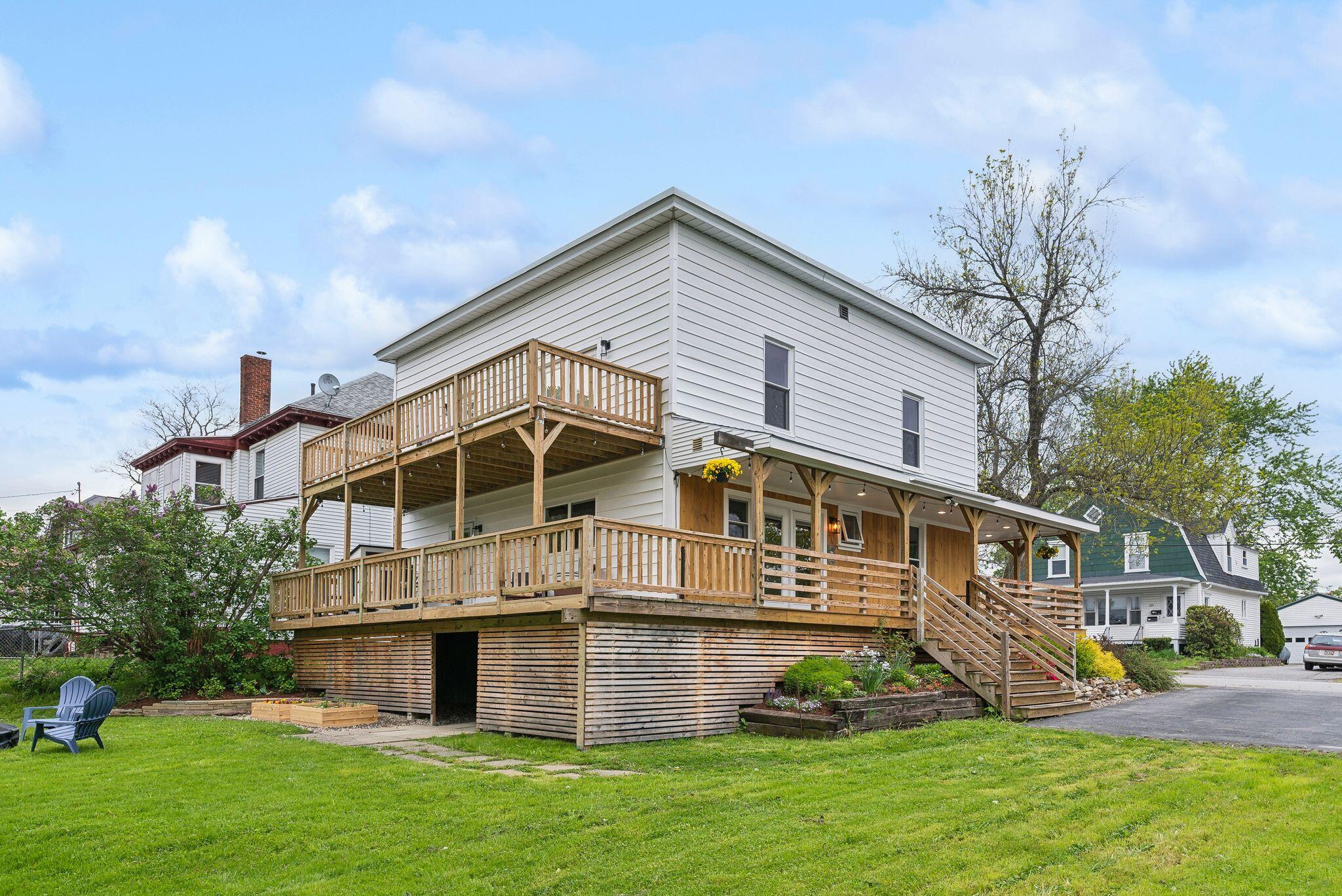 124 Dumont Avenue