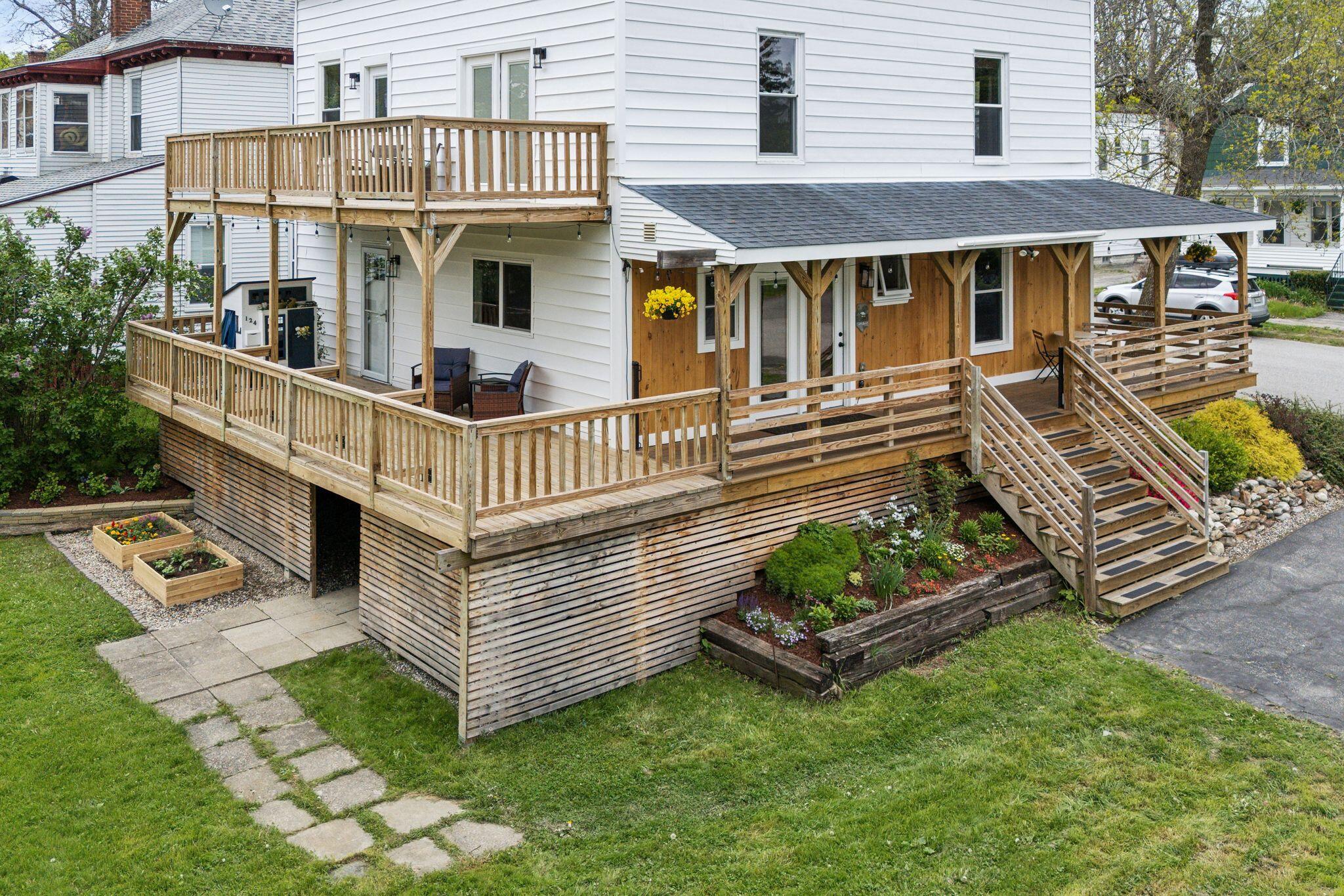124 Dumont Avenue