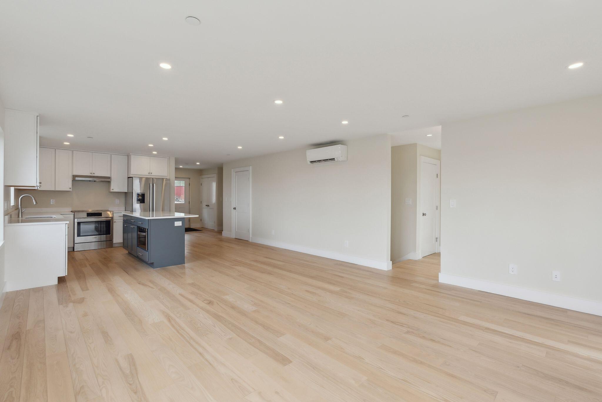 34 Hammond Street B