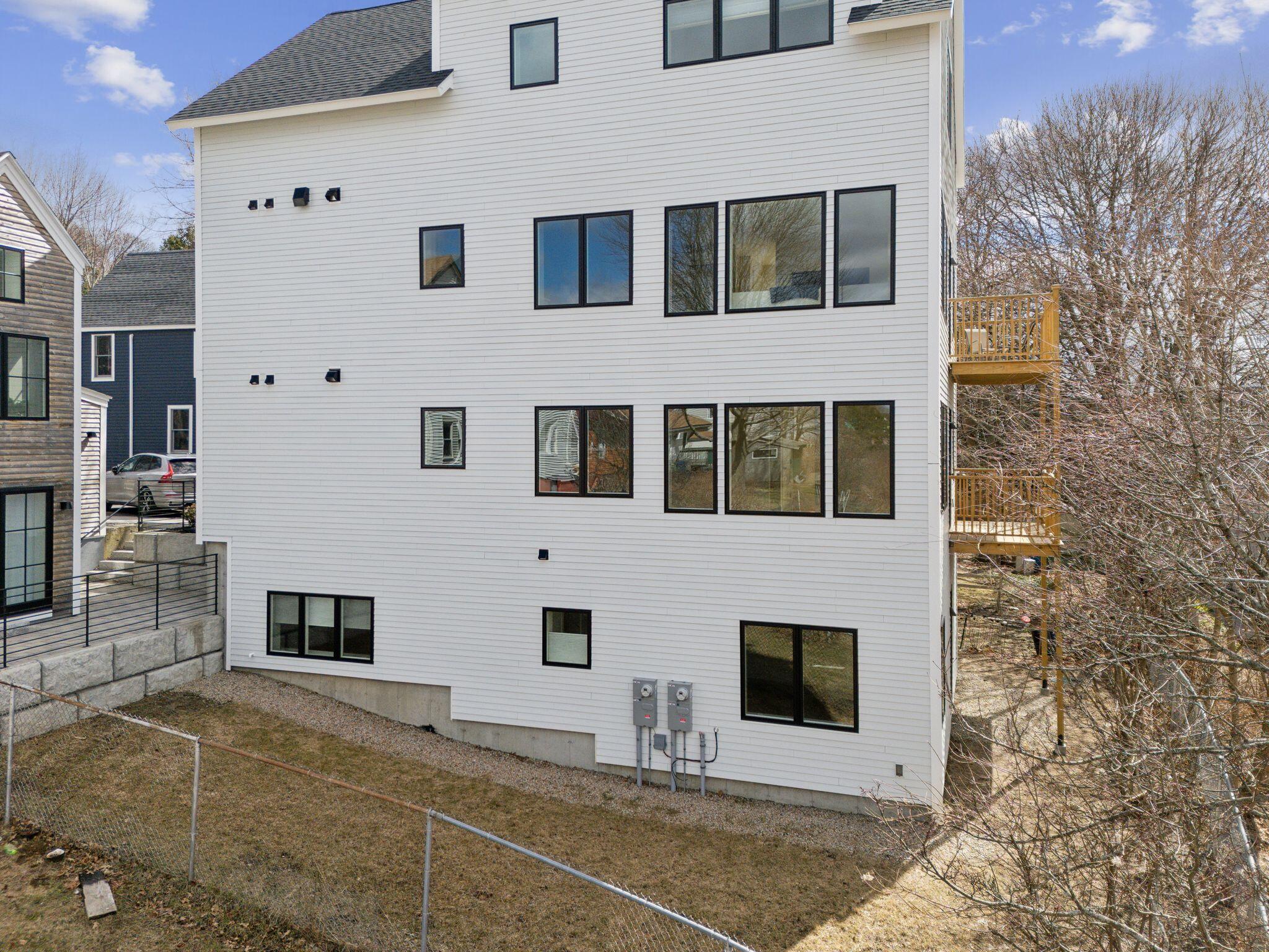 34 Hammond Street B