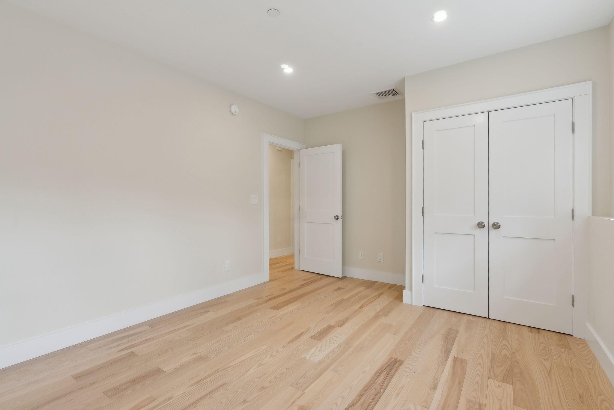 34 Hammond Street B