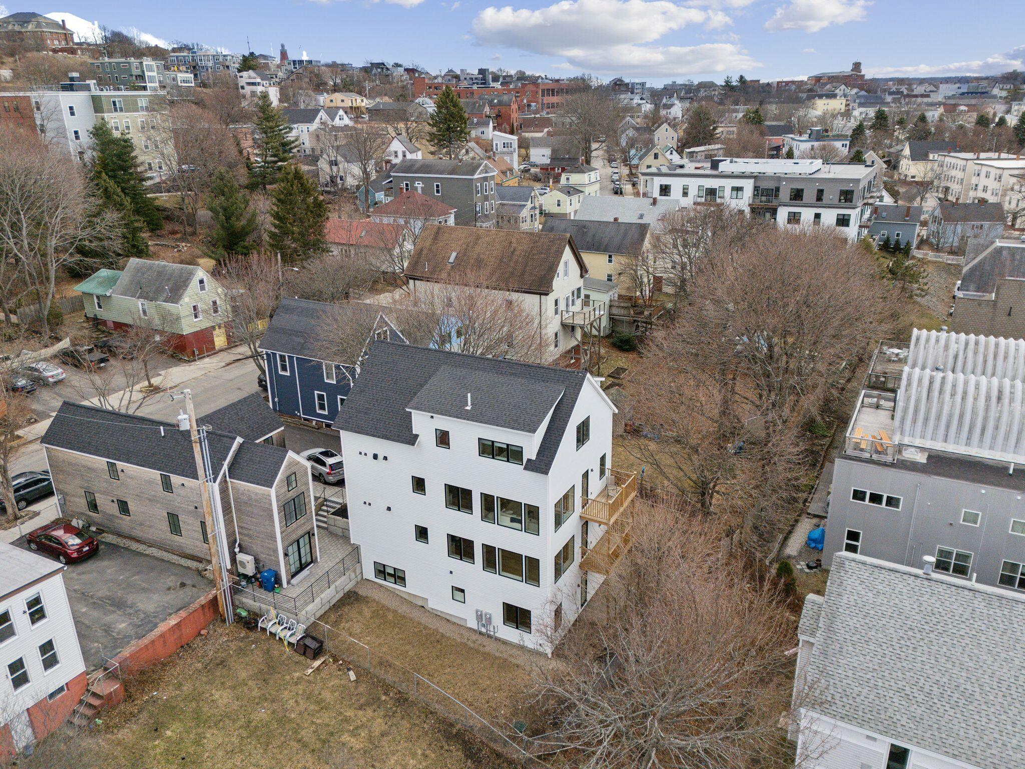 34 Hammond Street B
