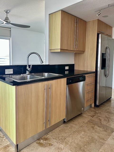 7600 Collins Ave # 608