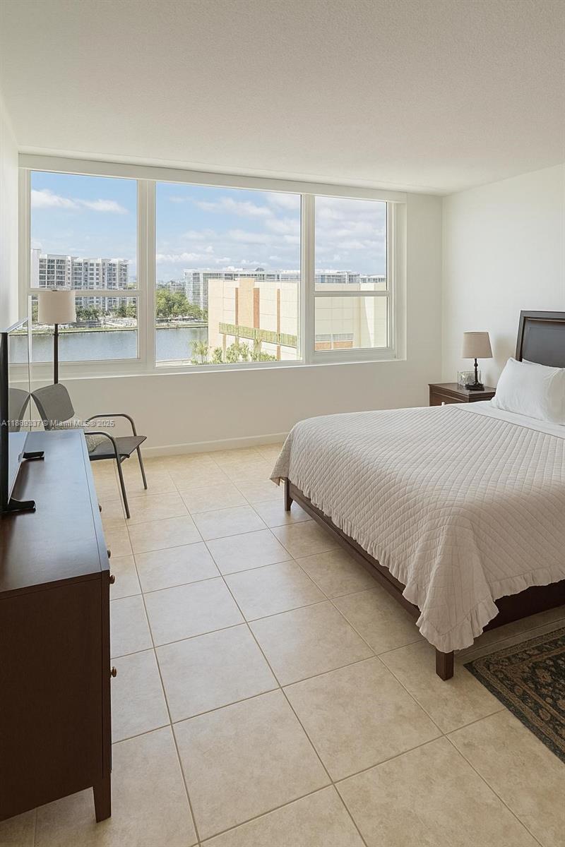 3505 S Ocean Dr # 601