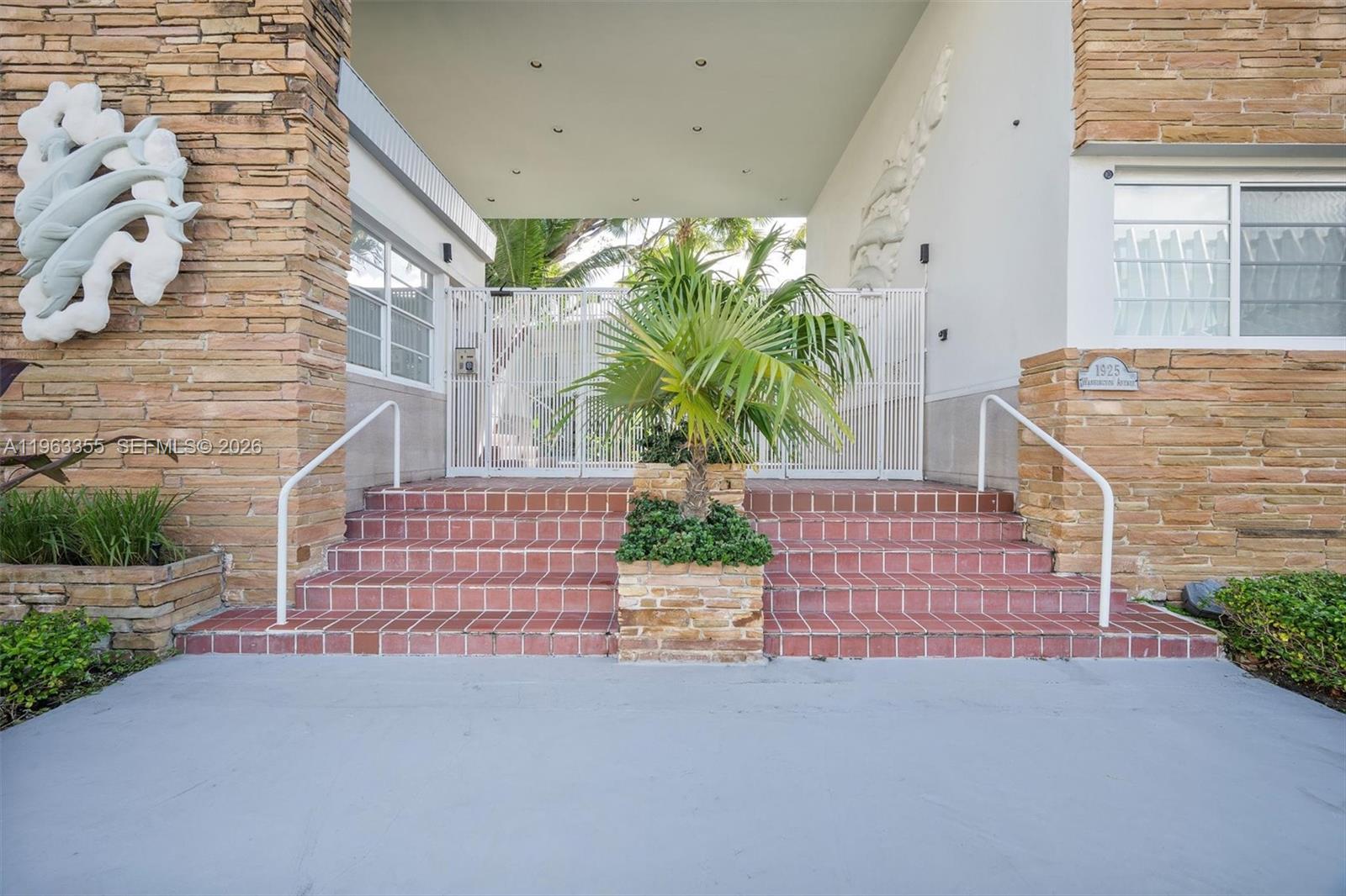 1925 Washington Ave # 21