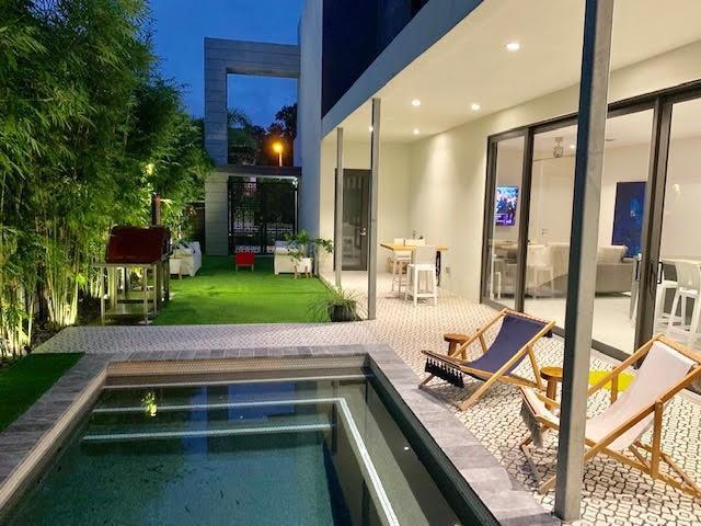 617 SW 10th Street