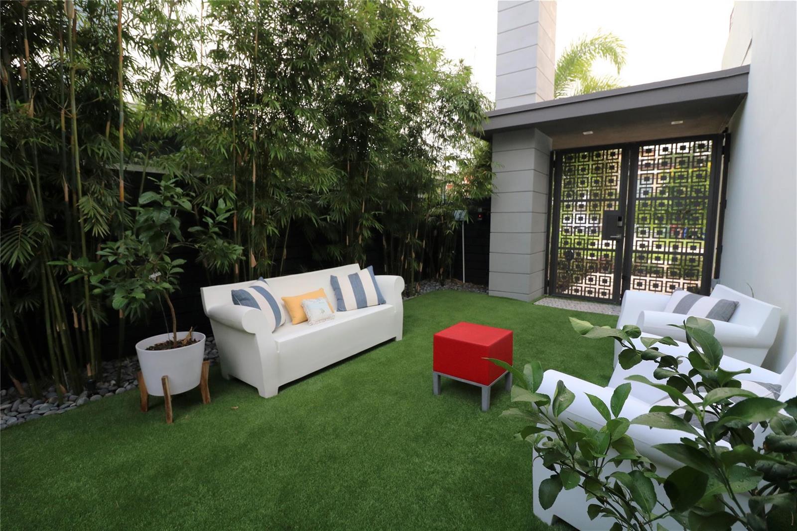 617 SW 10th Street