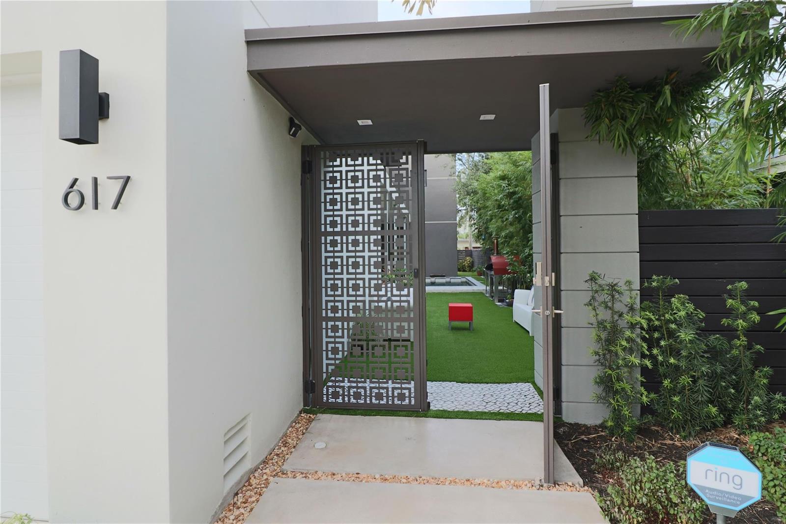 617 SW 10th Street