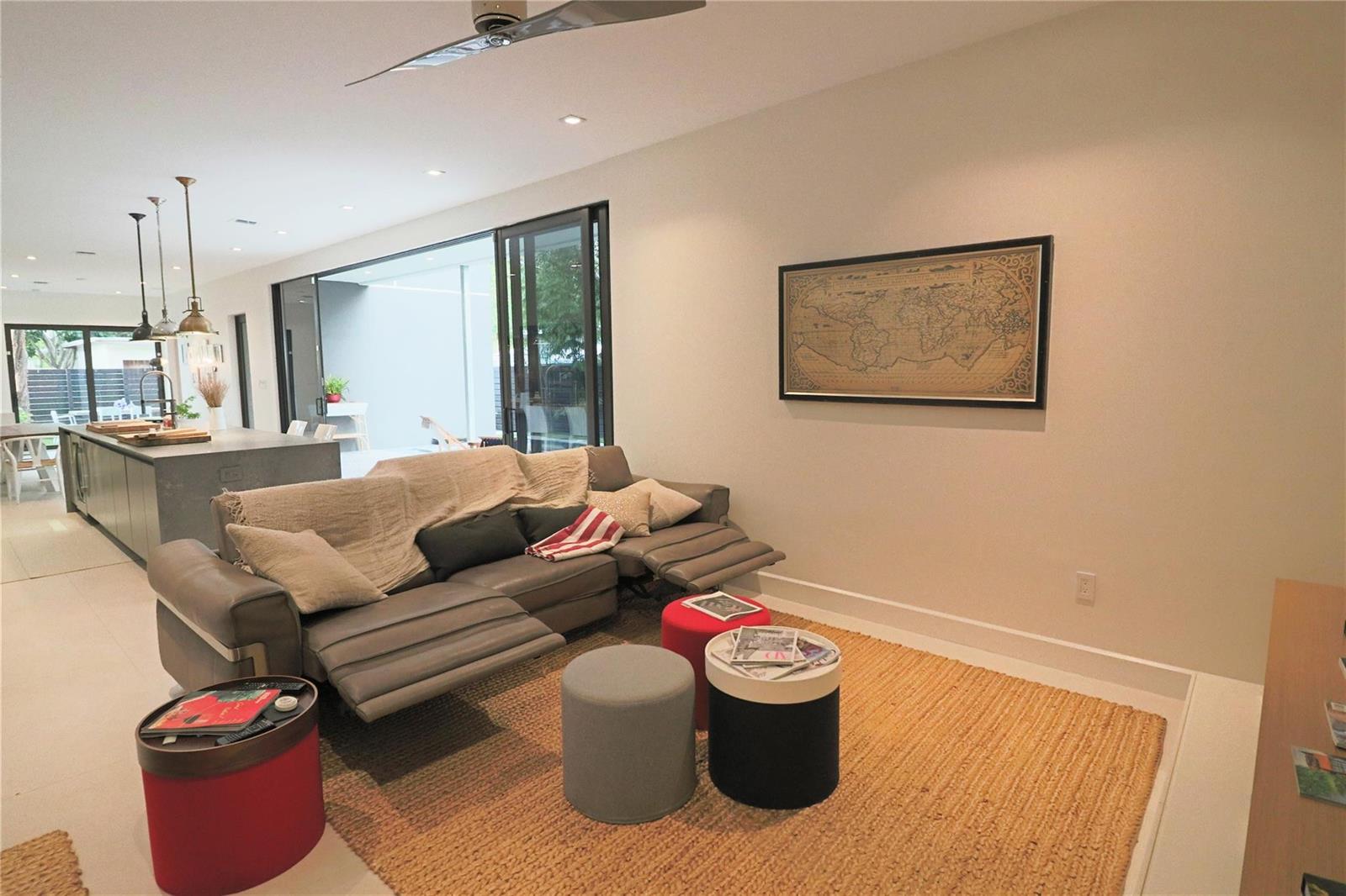 617 SW 10th Street