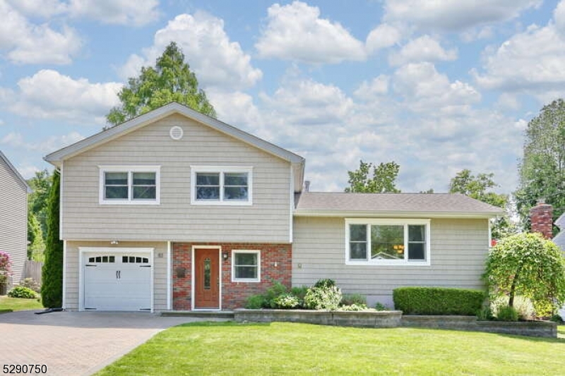 83 Grist Mill Rd
