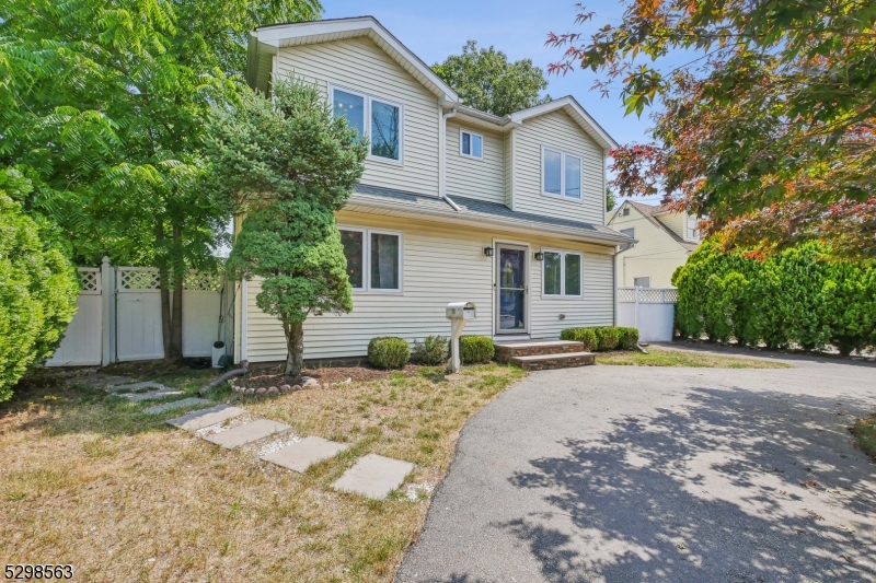 14 Decker Rd