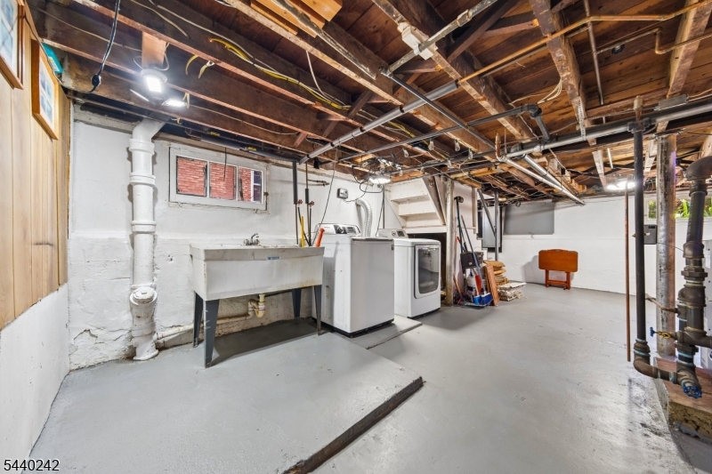659 Raritan Rd
