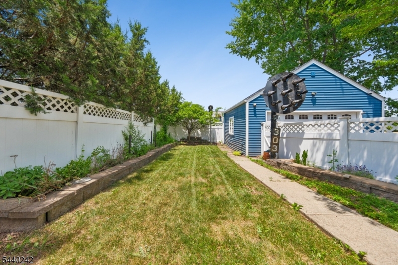 659 Raritan Rd